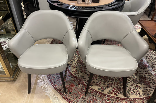 Pair of Knoll "Saarinen" Executive Arm Chairs (YKPBKE)
