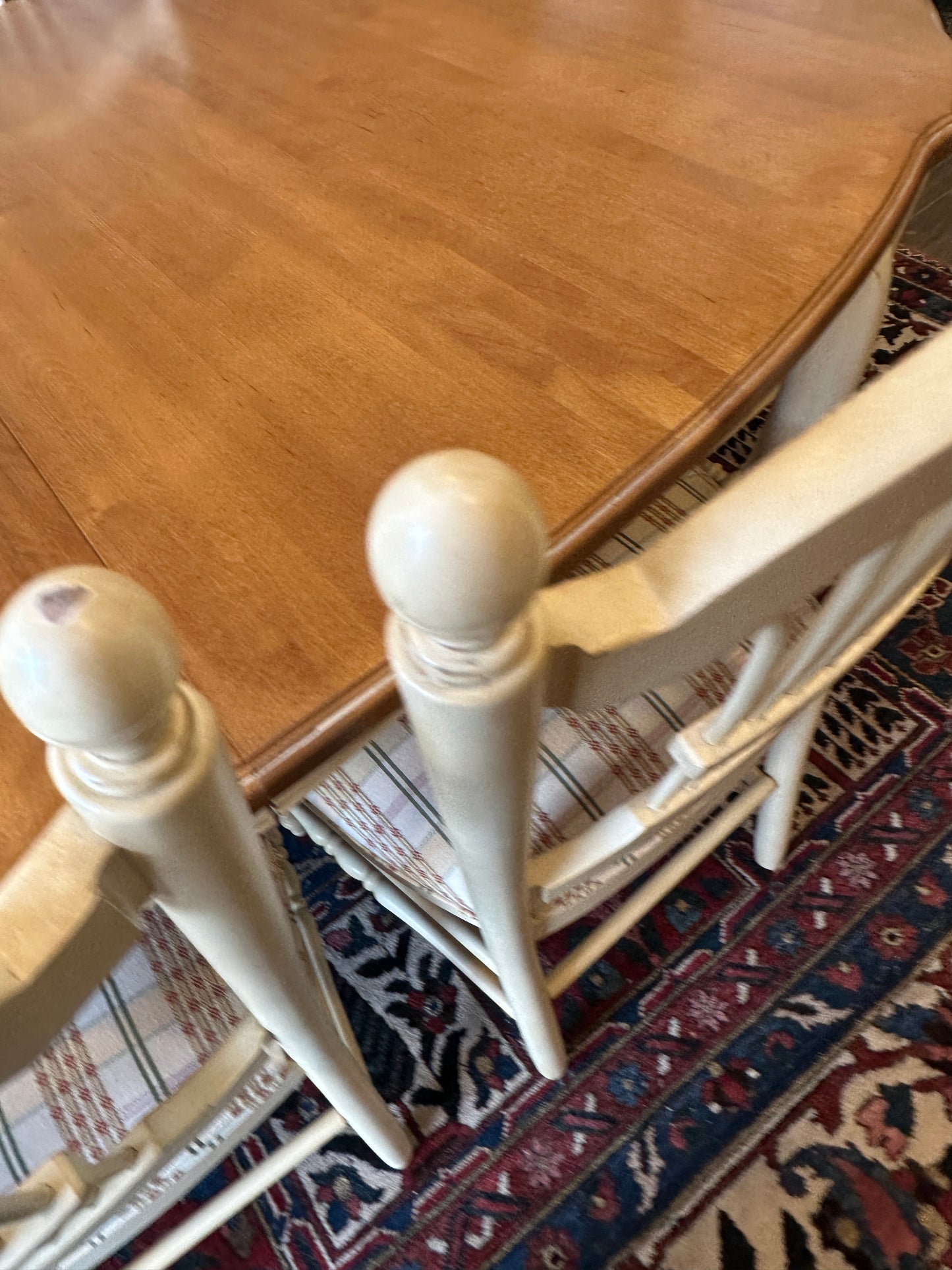 Ethan Allen Dining table with 6 Wheatback Chairs, a set AS IS (0NO001)