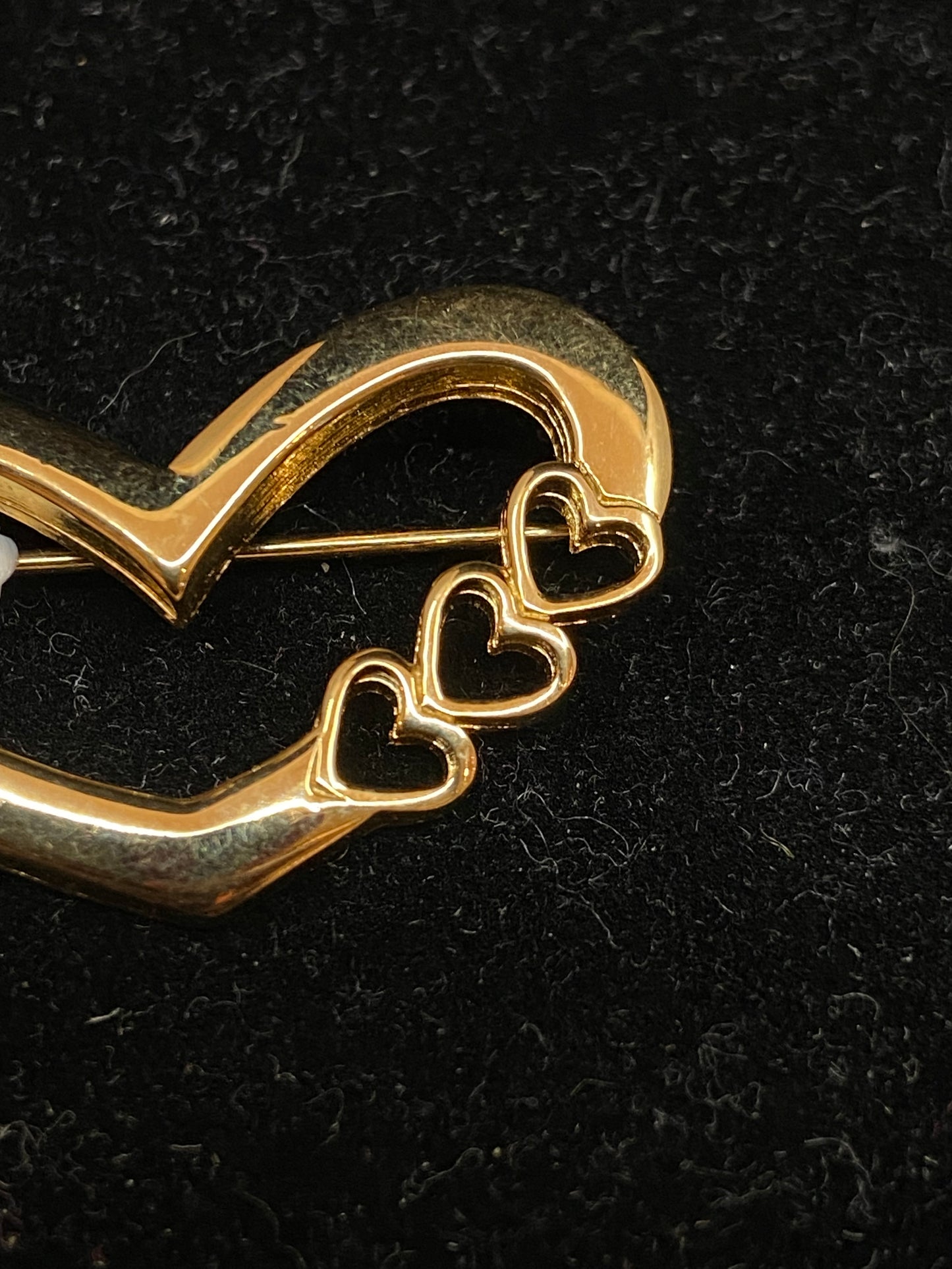 Gold Heart Pin (20789)