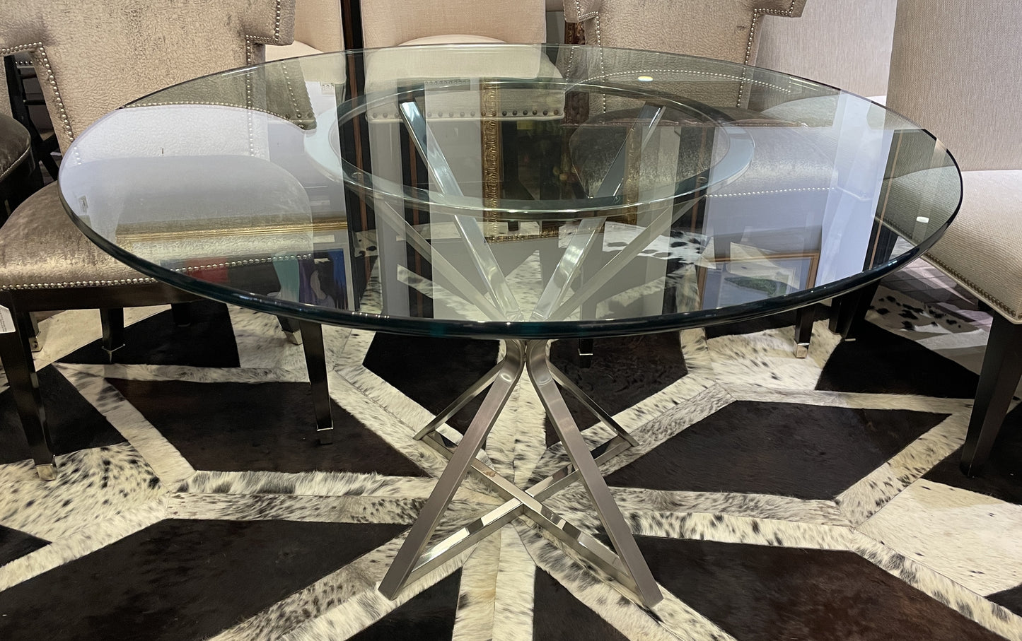 Glass and Chrome Pedestal Dining Table (0OU00B)