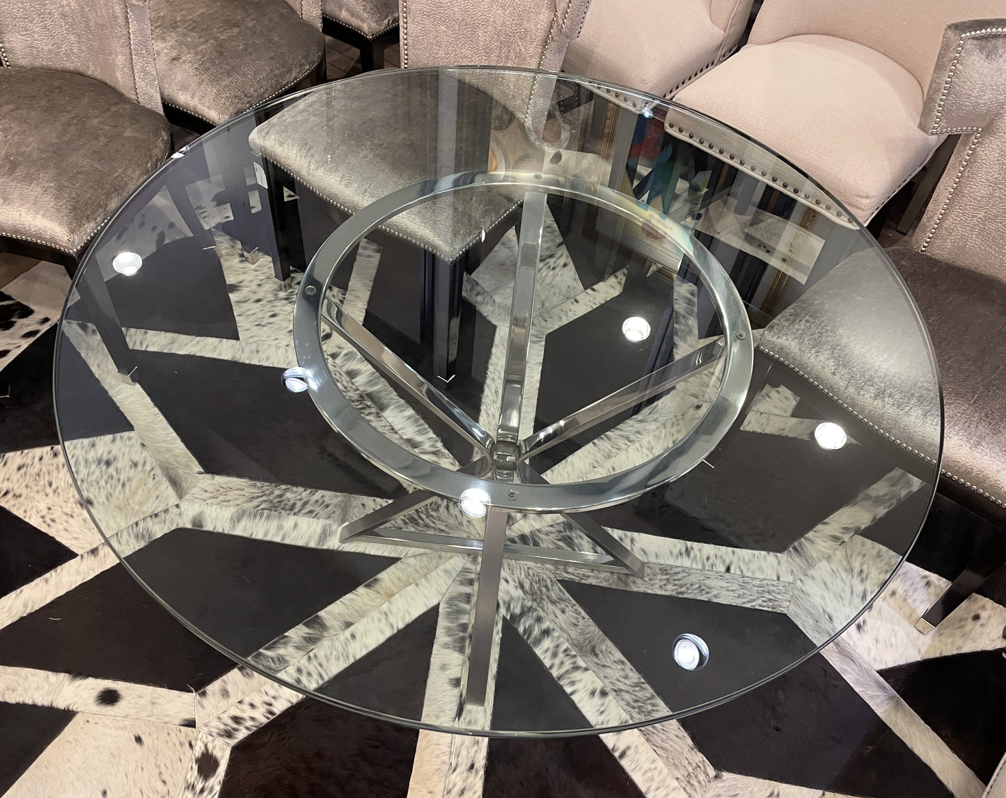 Glass and Chrome Pedestal Dining Table (0OU00B)