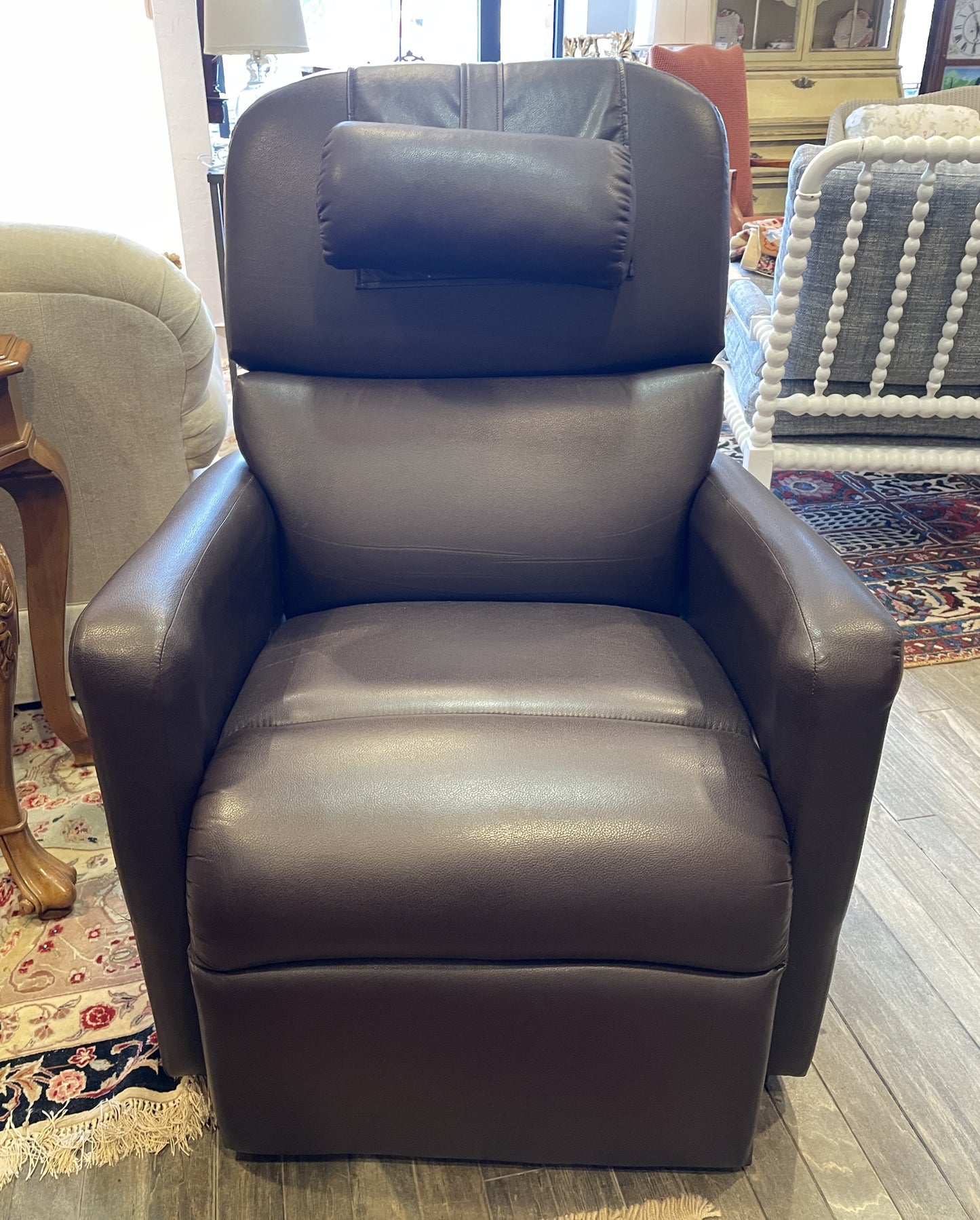 Relax the Back Leather Lift Recliner (0OU00C)