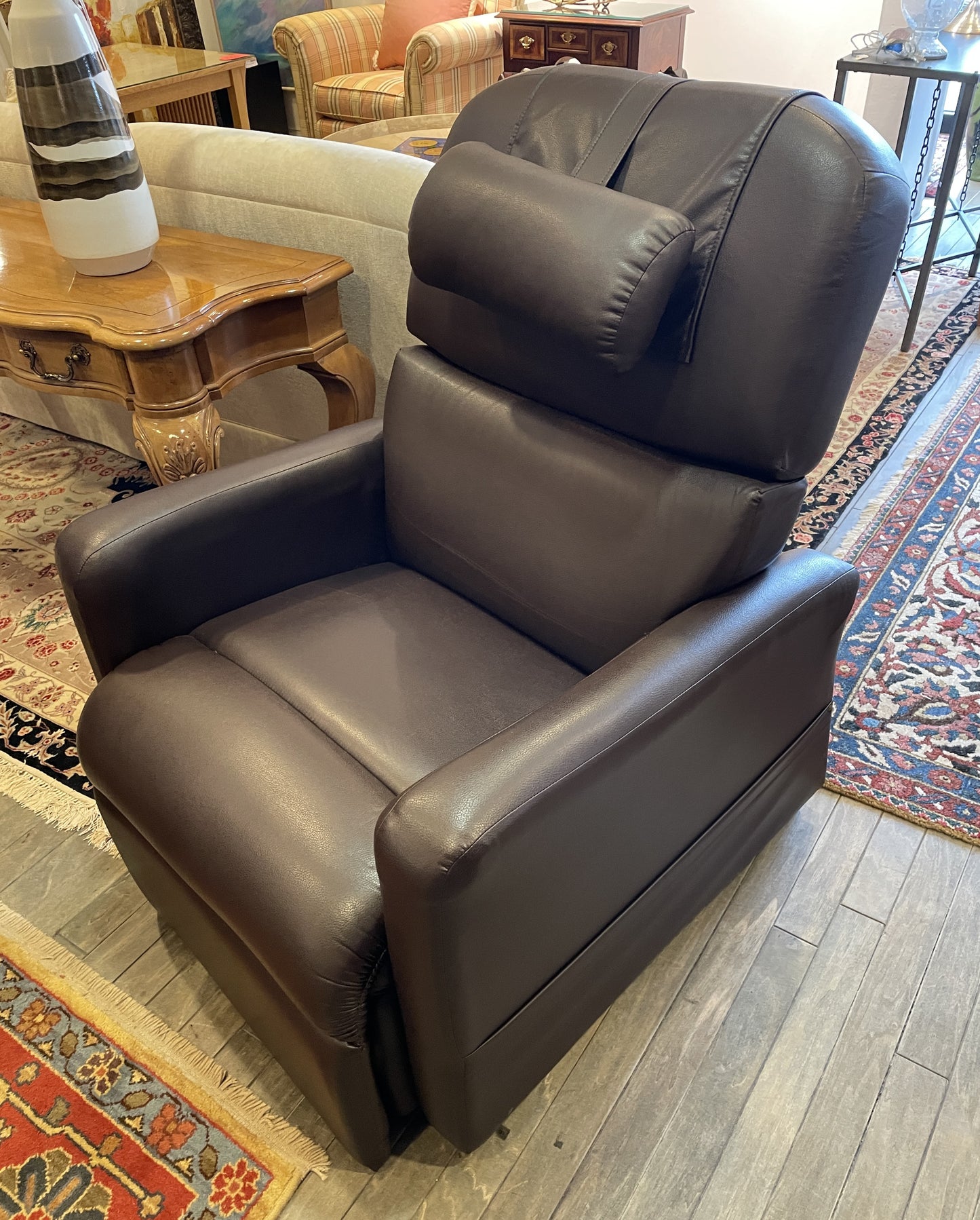 Relax the Back Leather Lift Recliner (0OU00C)
