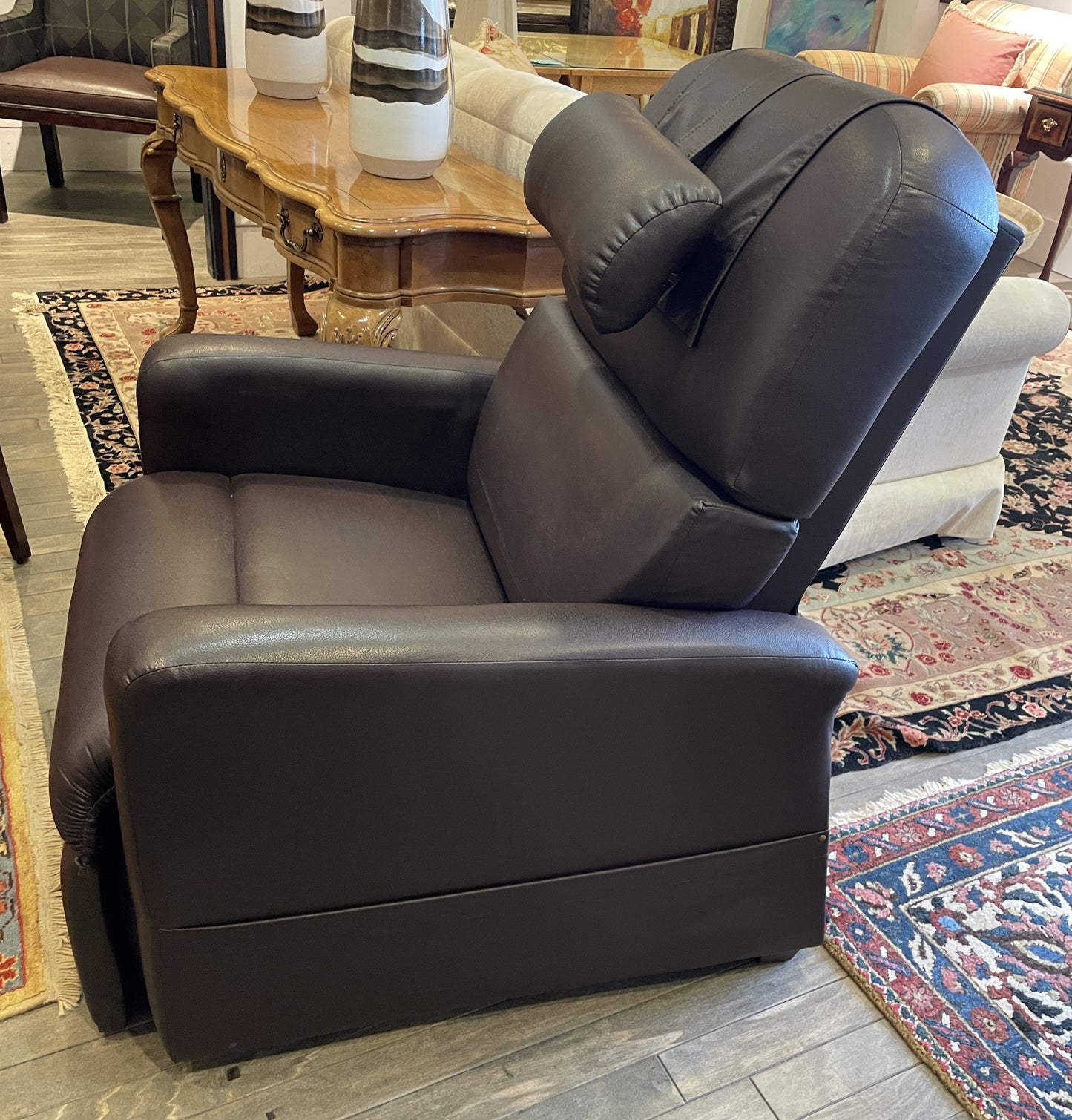 Relax the Back Leather Lift Recliner (0OU00C)