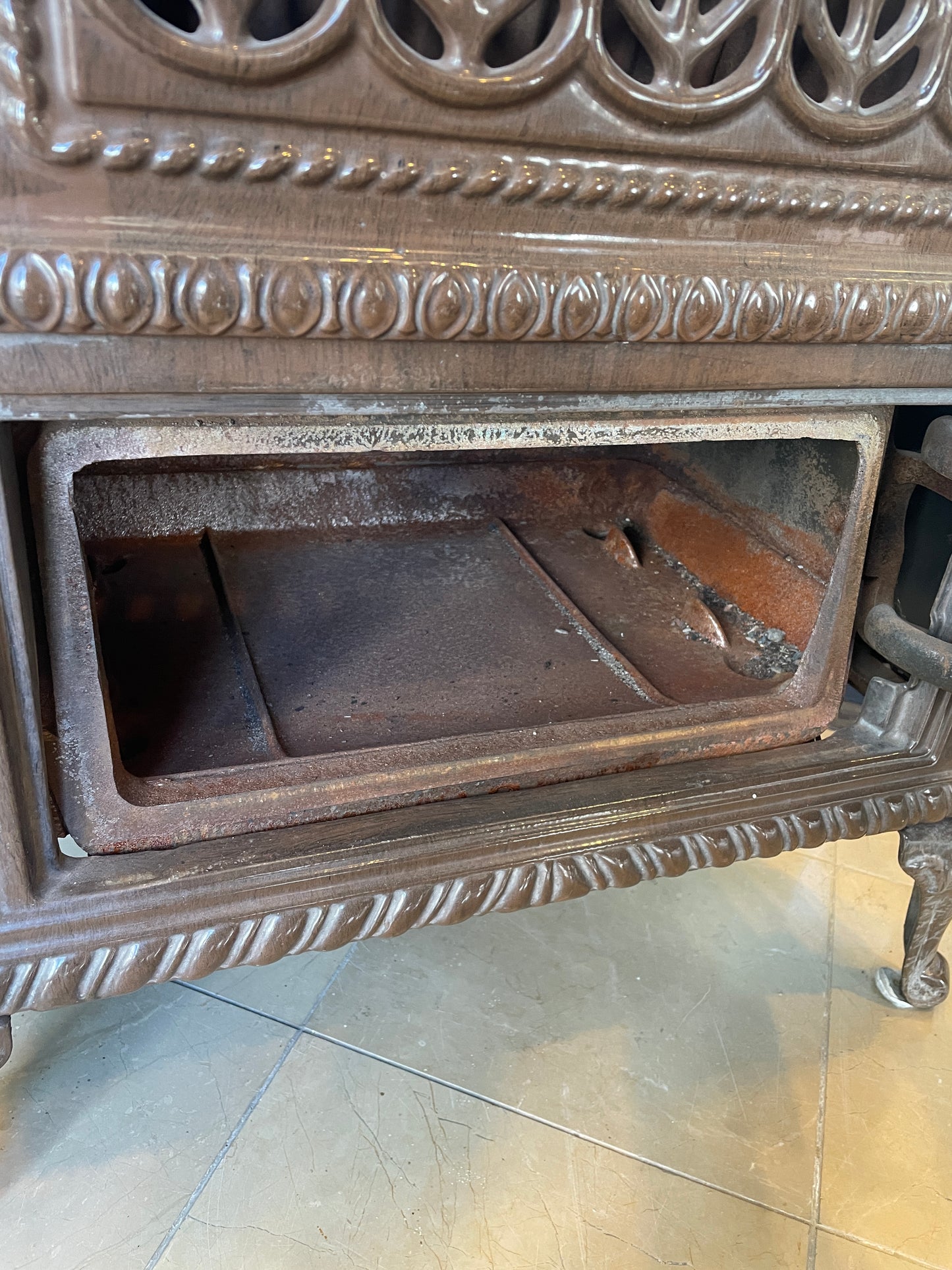 Enameled Wood Burning Stove "Golden Dawn" (0HF001)