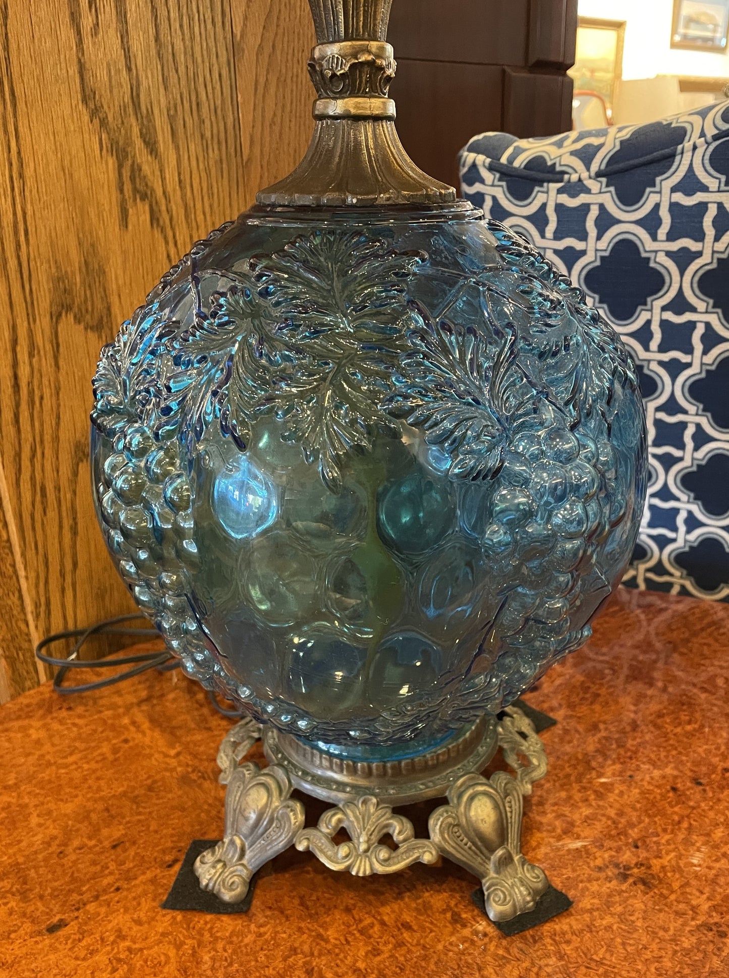 Vintage Grape Molded Blue Base Lamp (0OV002)