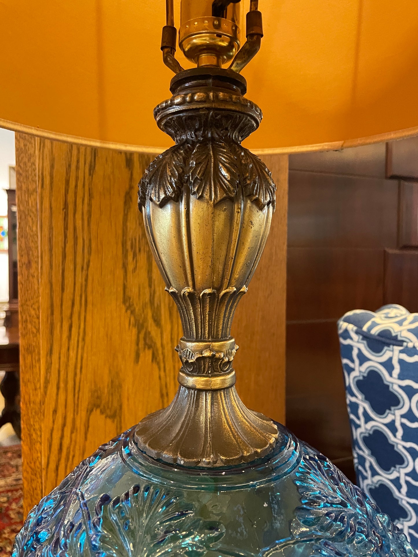 Vintage Grape Molded Blue Base Lamp (0OV002)