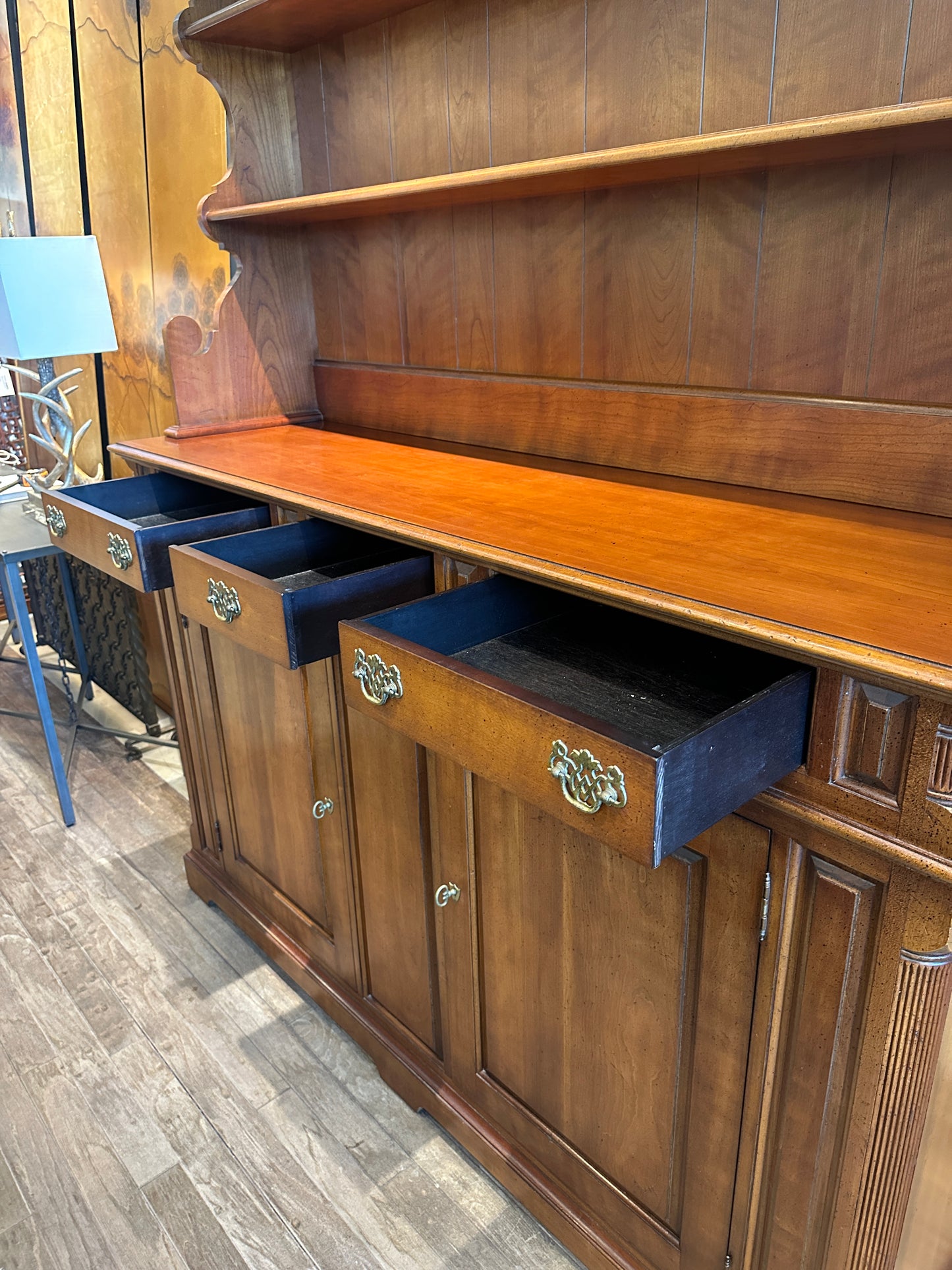 Wright Table Company Welsh Style Cupboard (0C400O)
