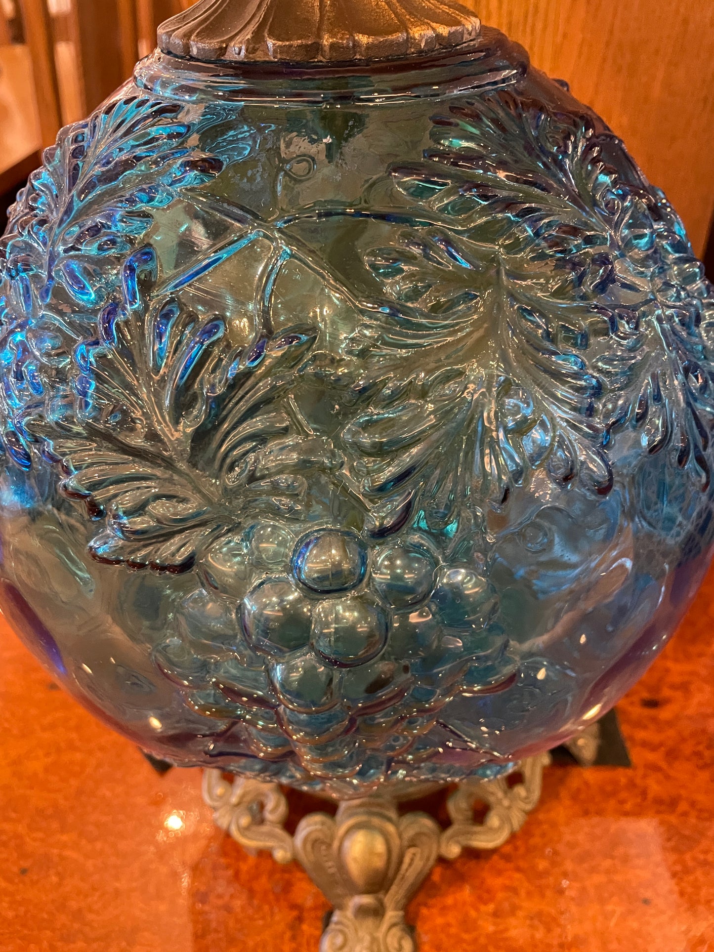 Vintage Grape Molded Blue Base Lamp (0OV002)