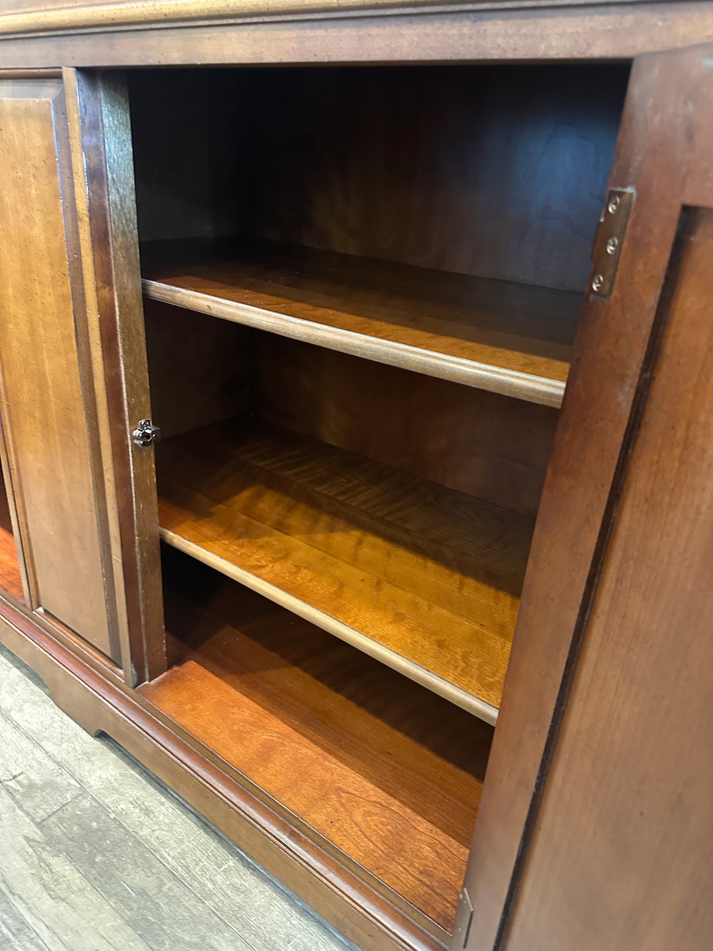 Wright Table Company Welsh Style Cupboard (0C400O)
