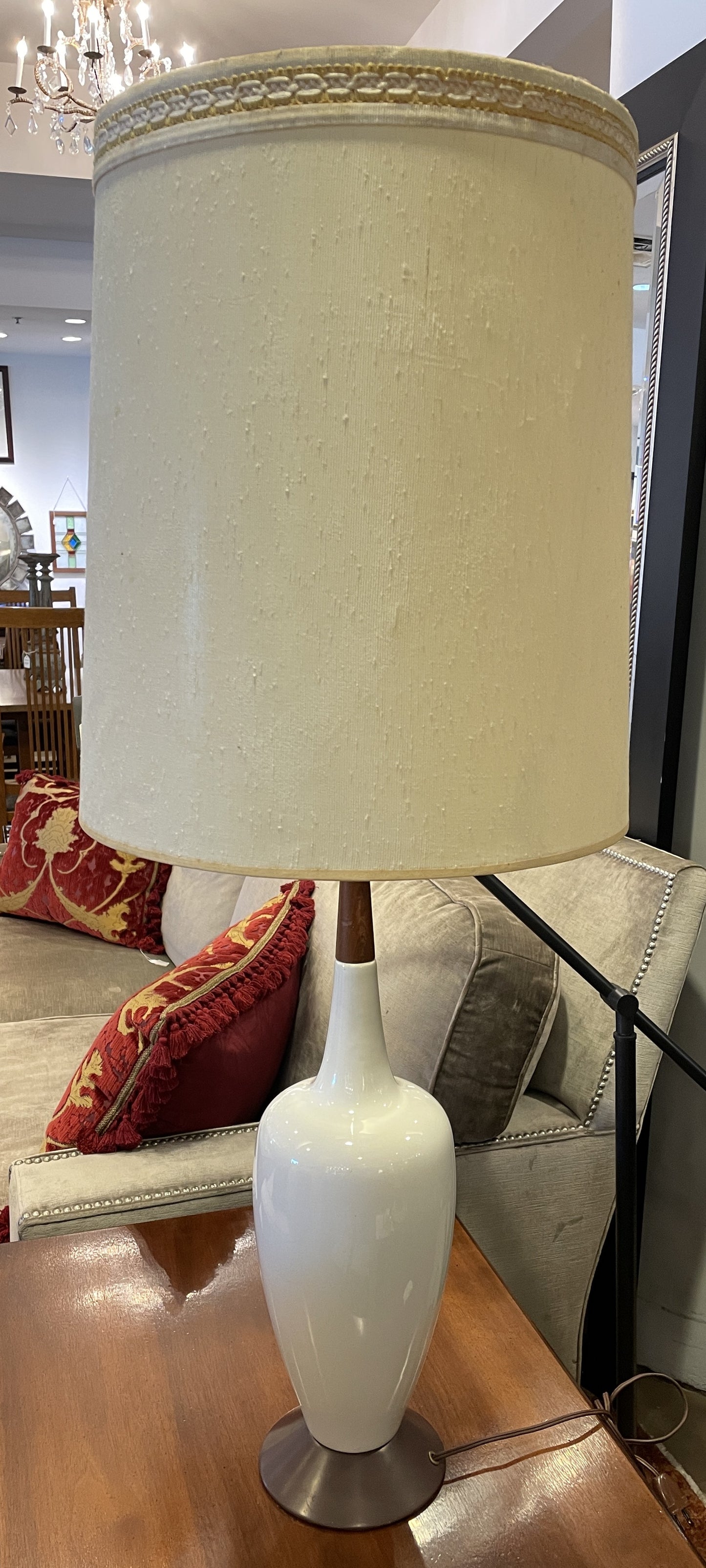 Honi Chilo Mid Century glazed Lamp (0OV004)