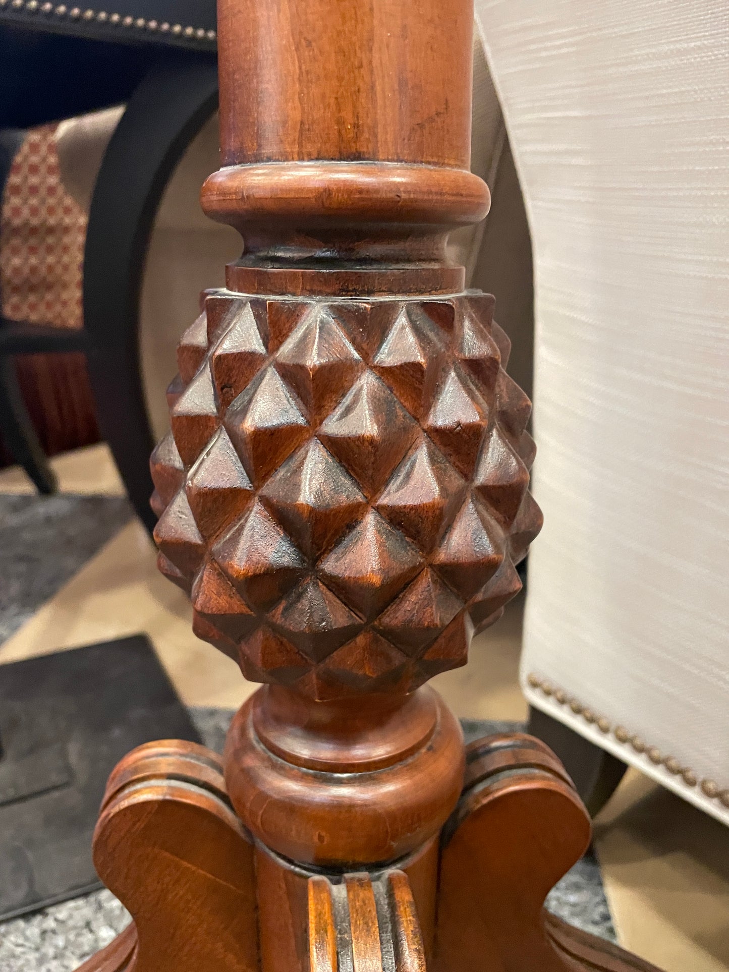 Ethan Allen British Colonial Classic Pineapple Pedestal (0H9003)