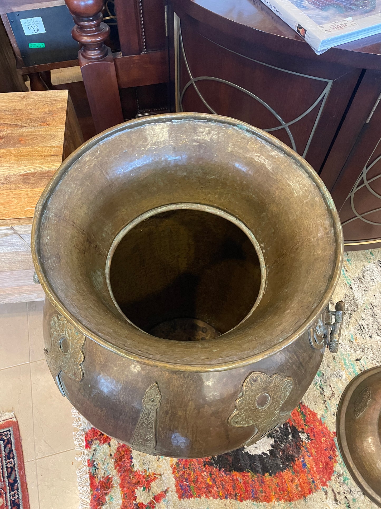 Brass Indian Tooled Floor Urn with Lid (0ED005)