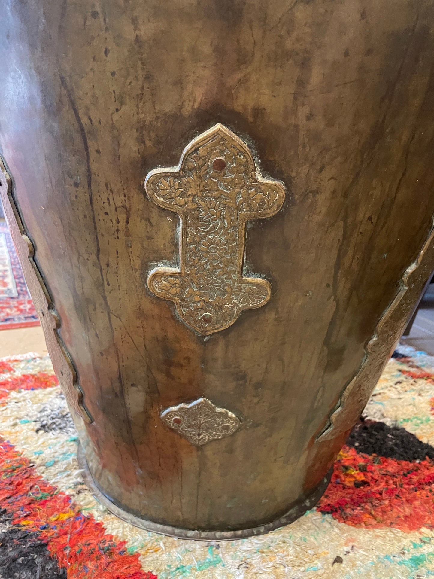 Brass Indian Tooled Floor Urn with Lid (0ED005)