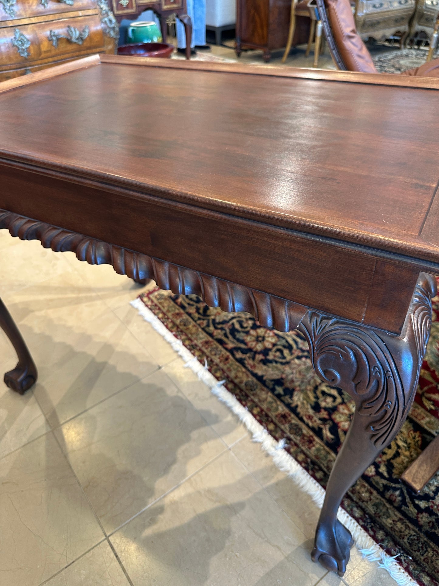 Tea Table with Rolled Molding (0C401G)