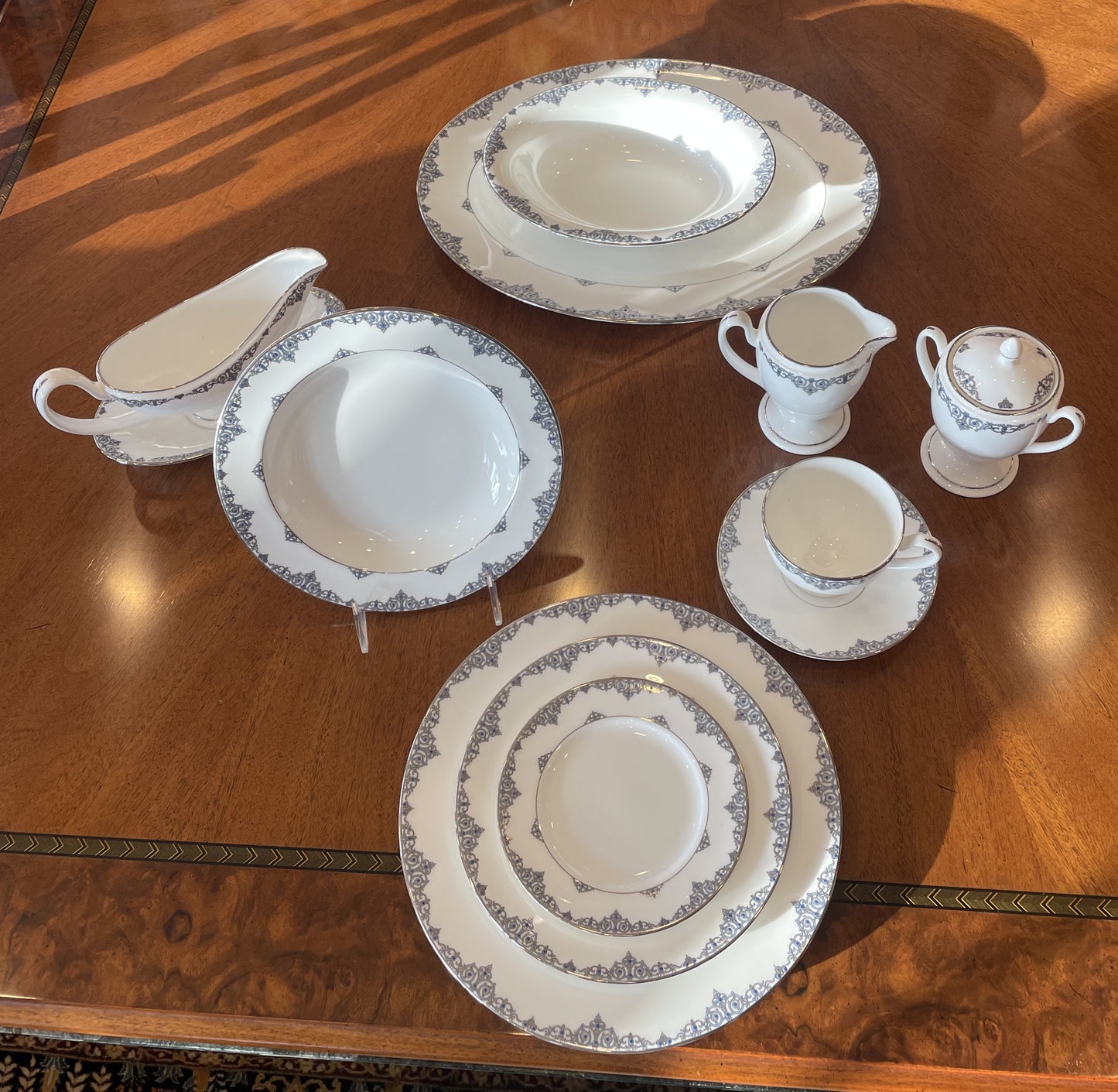 Waterford "Malay" 12pc placesettings + serving (0HL001)