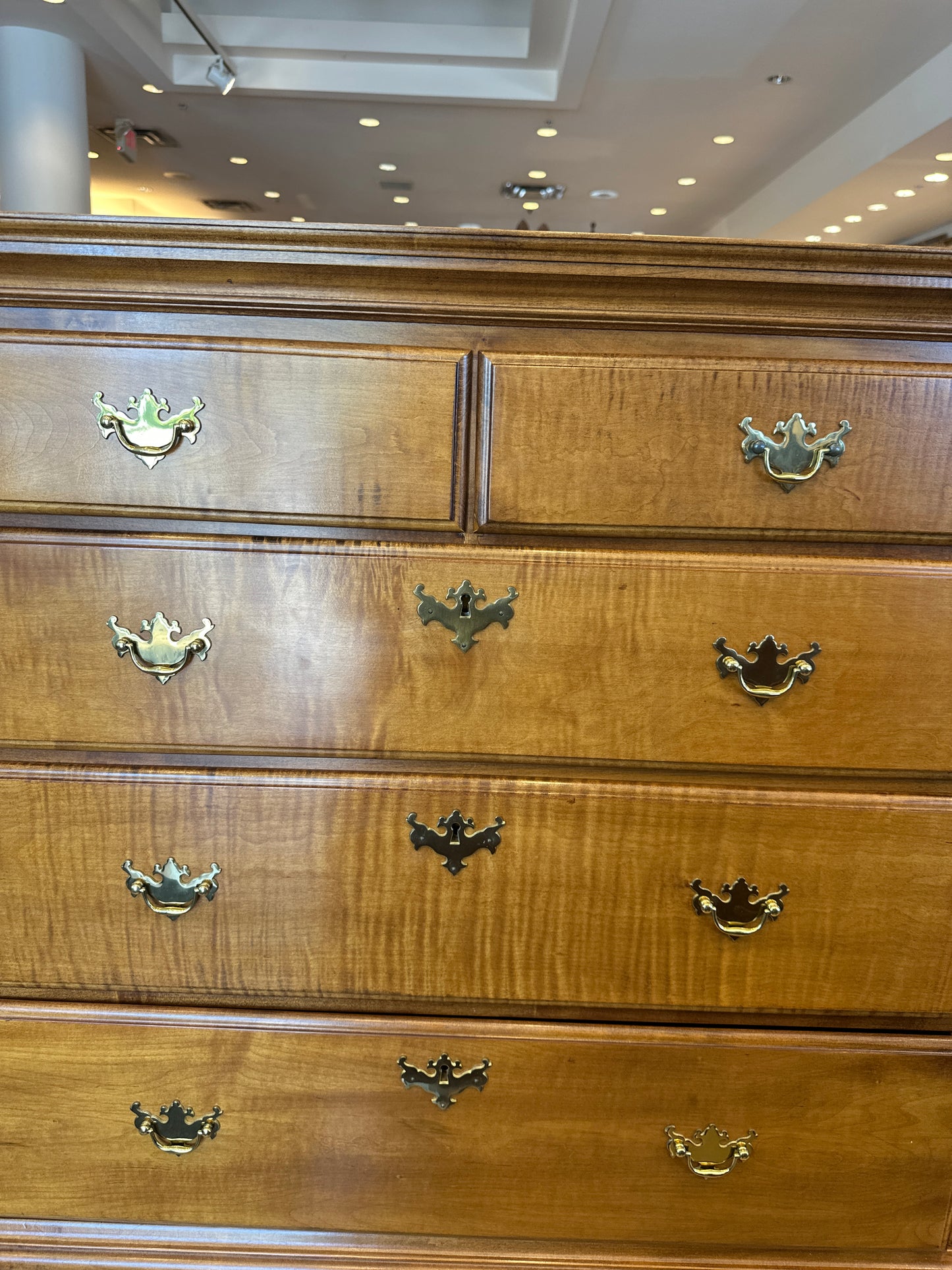 Harden Yale Reproduction of Mabel Brady Garvan Tallboy, curly maple (0C401E)