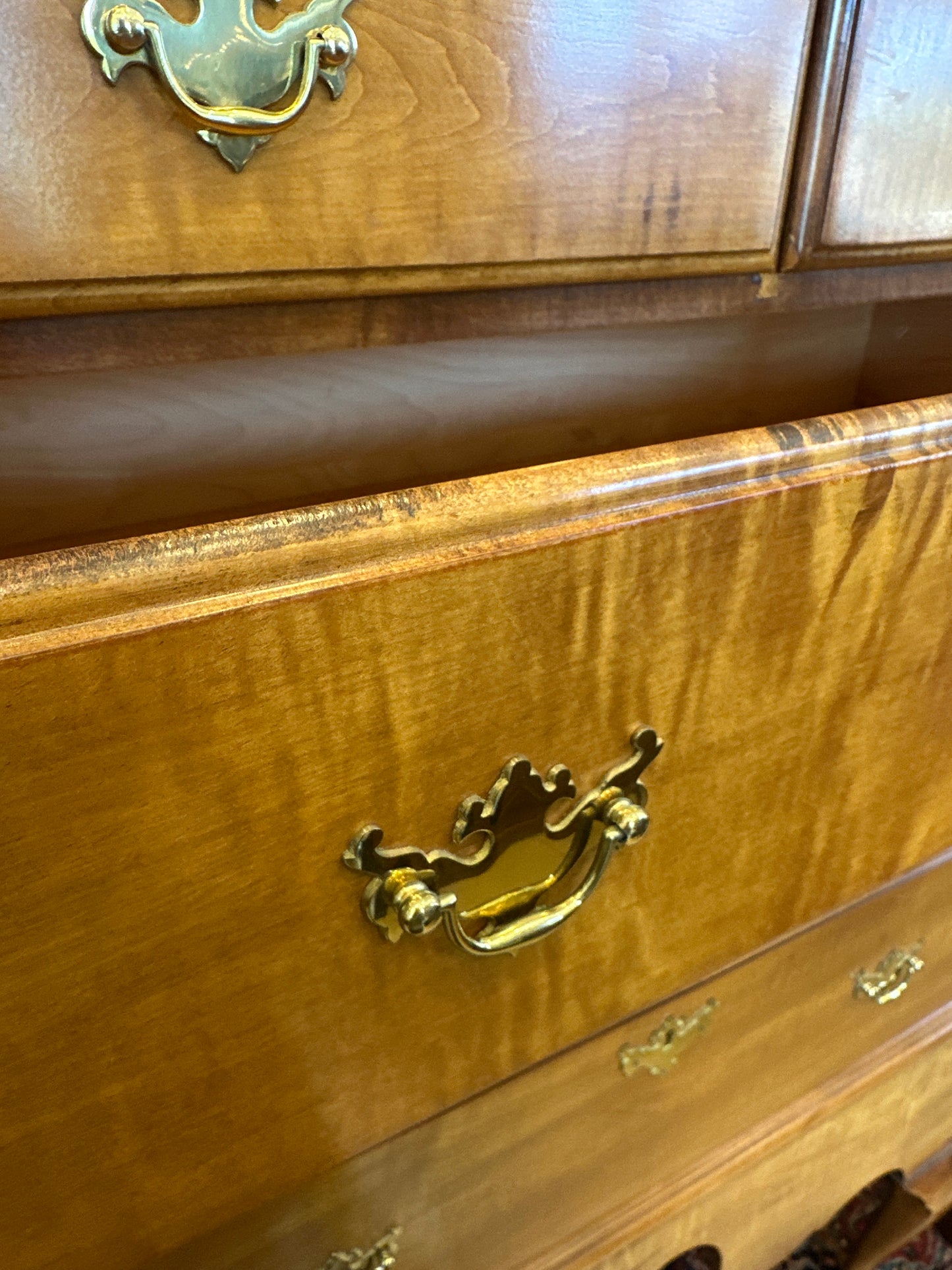 Harden Yale Reproduction of Mabel Brady Garvan Tallboy, curly maple (0C401E)