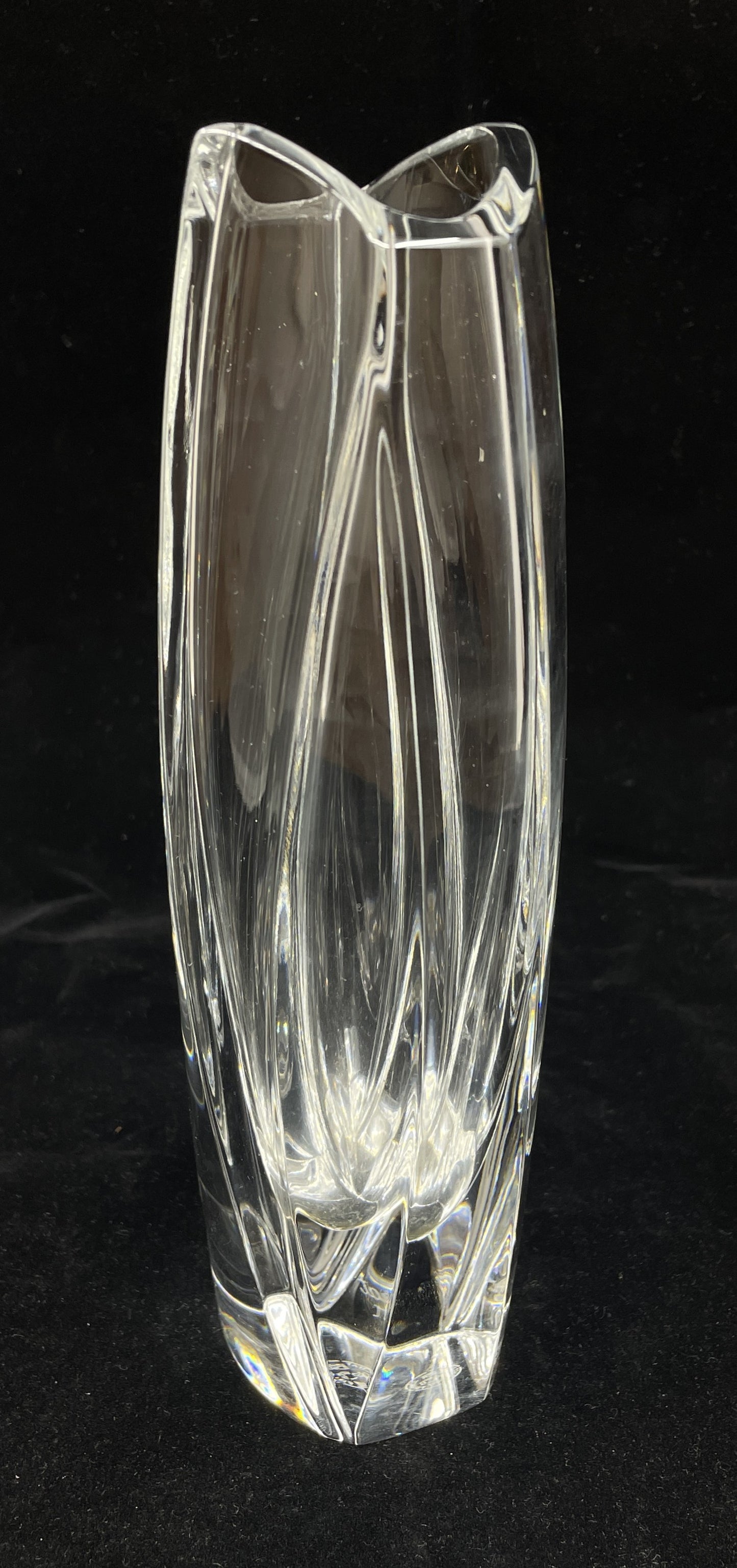 Baccarat Floral Vase (0HH005)