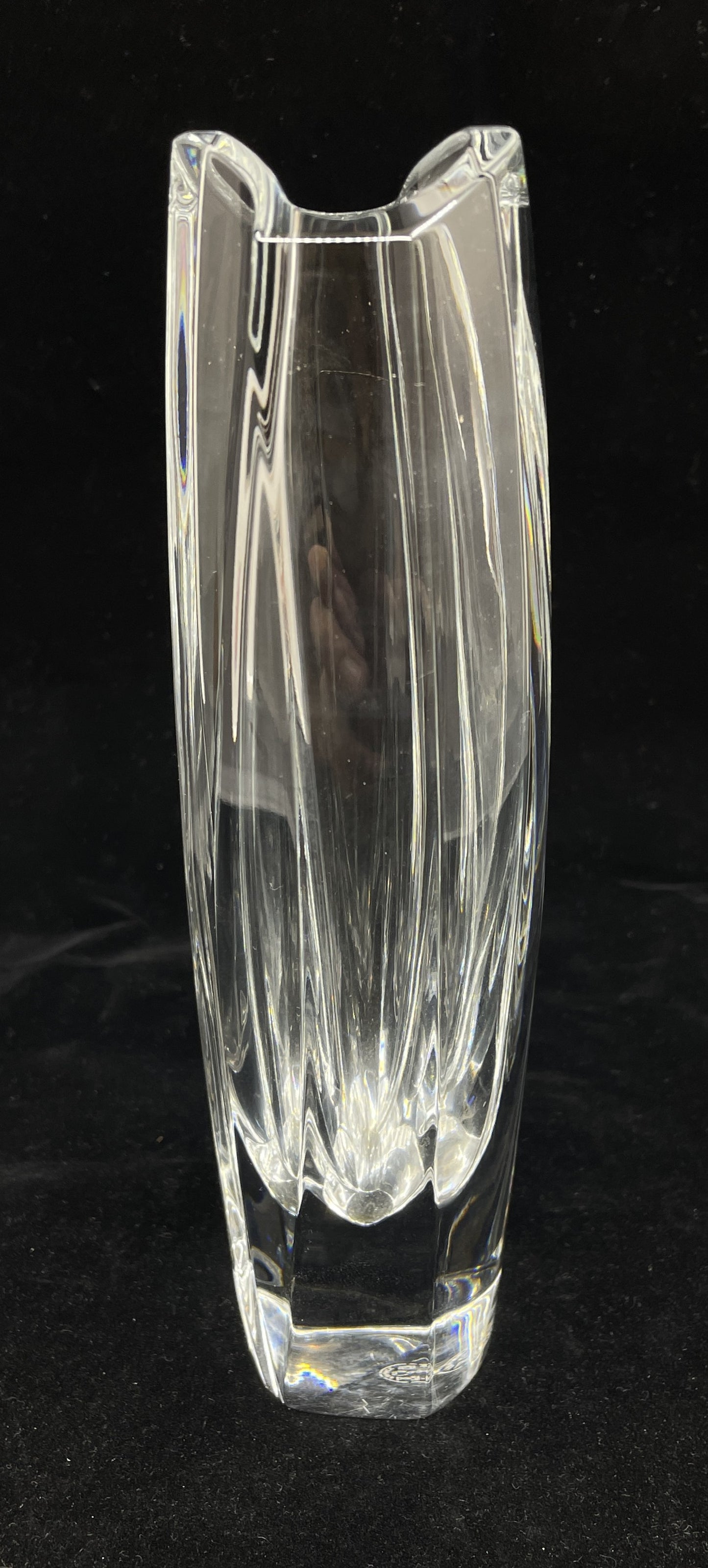Baccarat Floral Vase (0HH005)