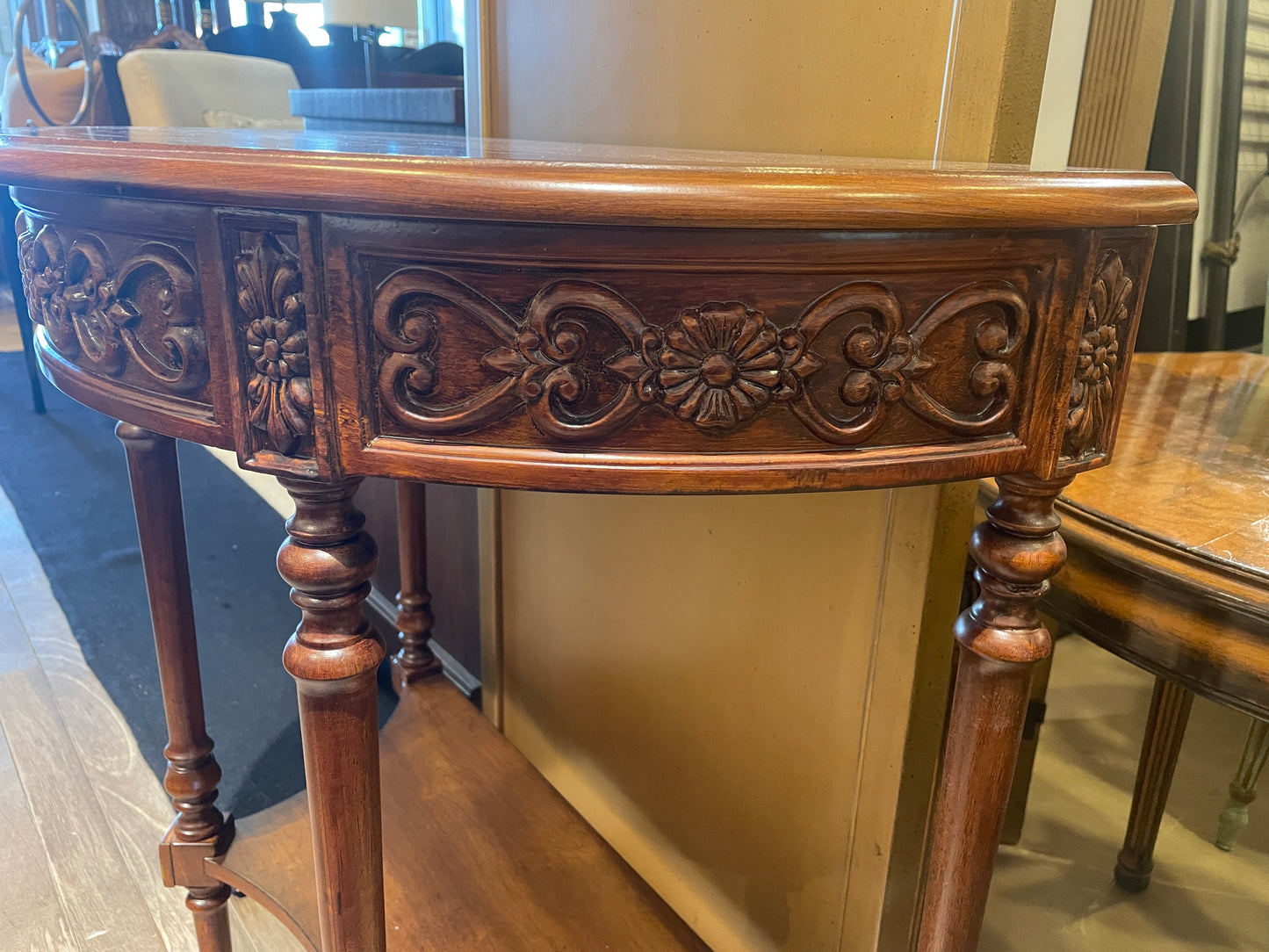 Carved Demilune (0L7007)