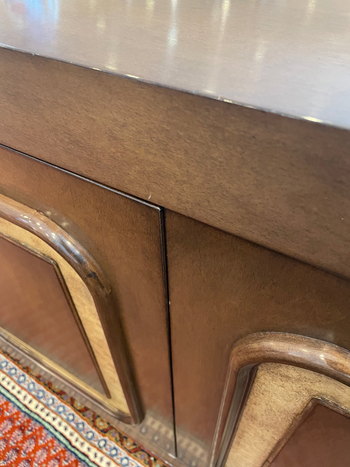 Curved Edge Vintage Sideboard (0OU00O)