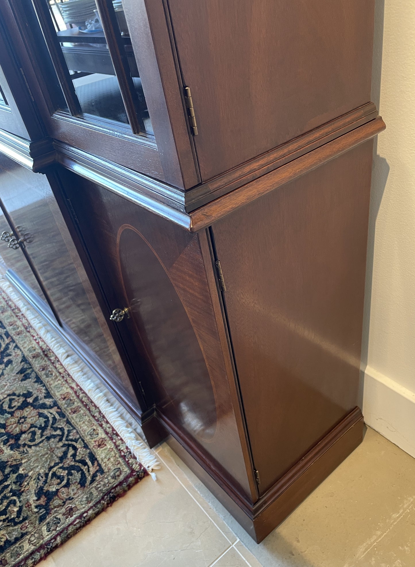 Baker Chippendale Mahogany Breakfront, AS IS (0OX003)