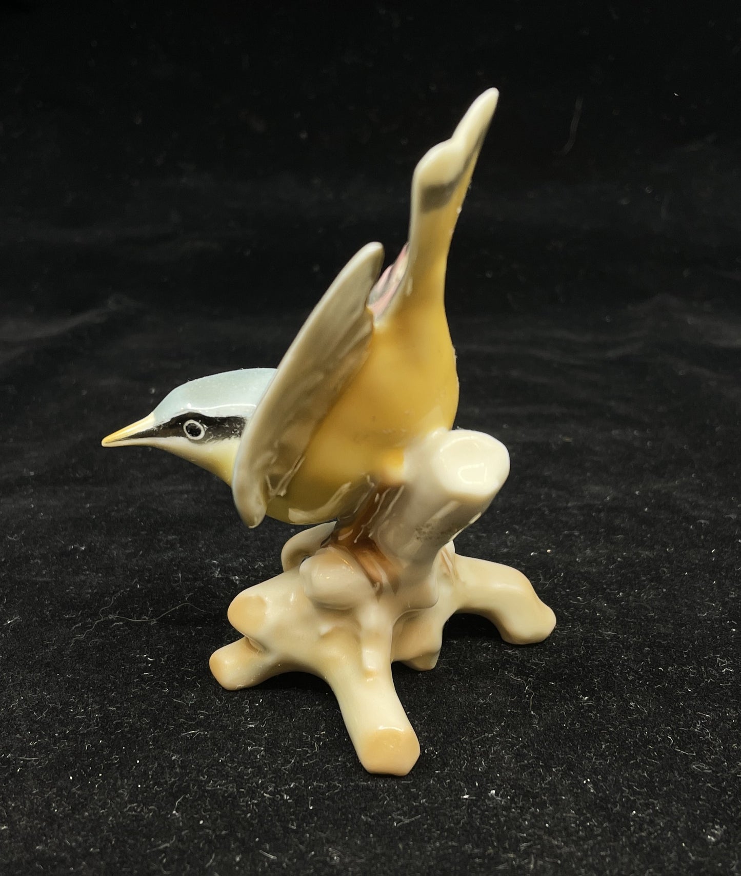 Hutschenreuther K Tutter Bird on Branch, Porcelain (0HO00J)