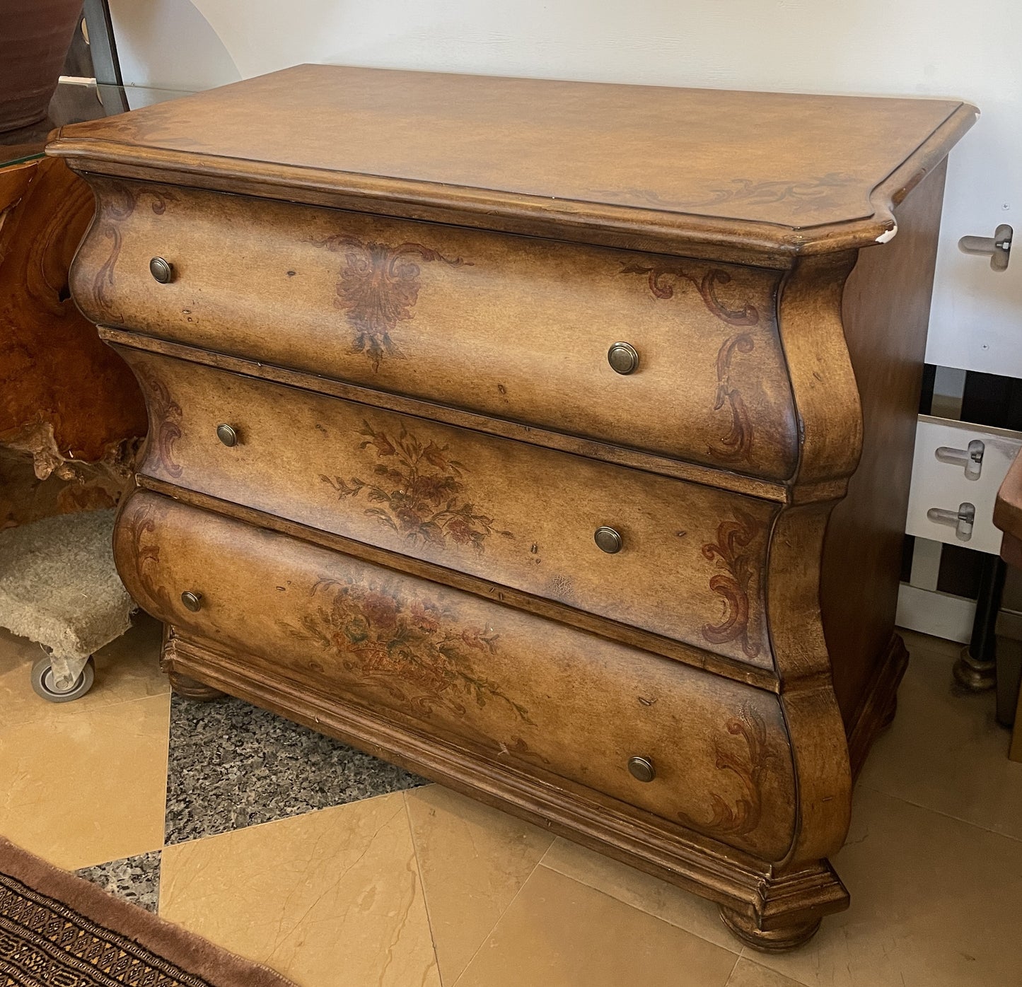 Faux Finish Bombe Chest, 3 drawers (0OU00A)