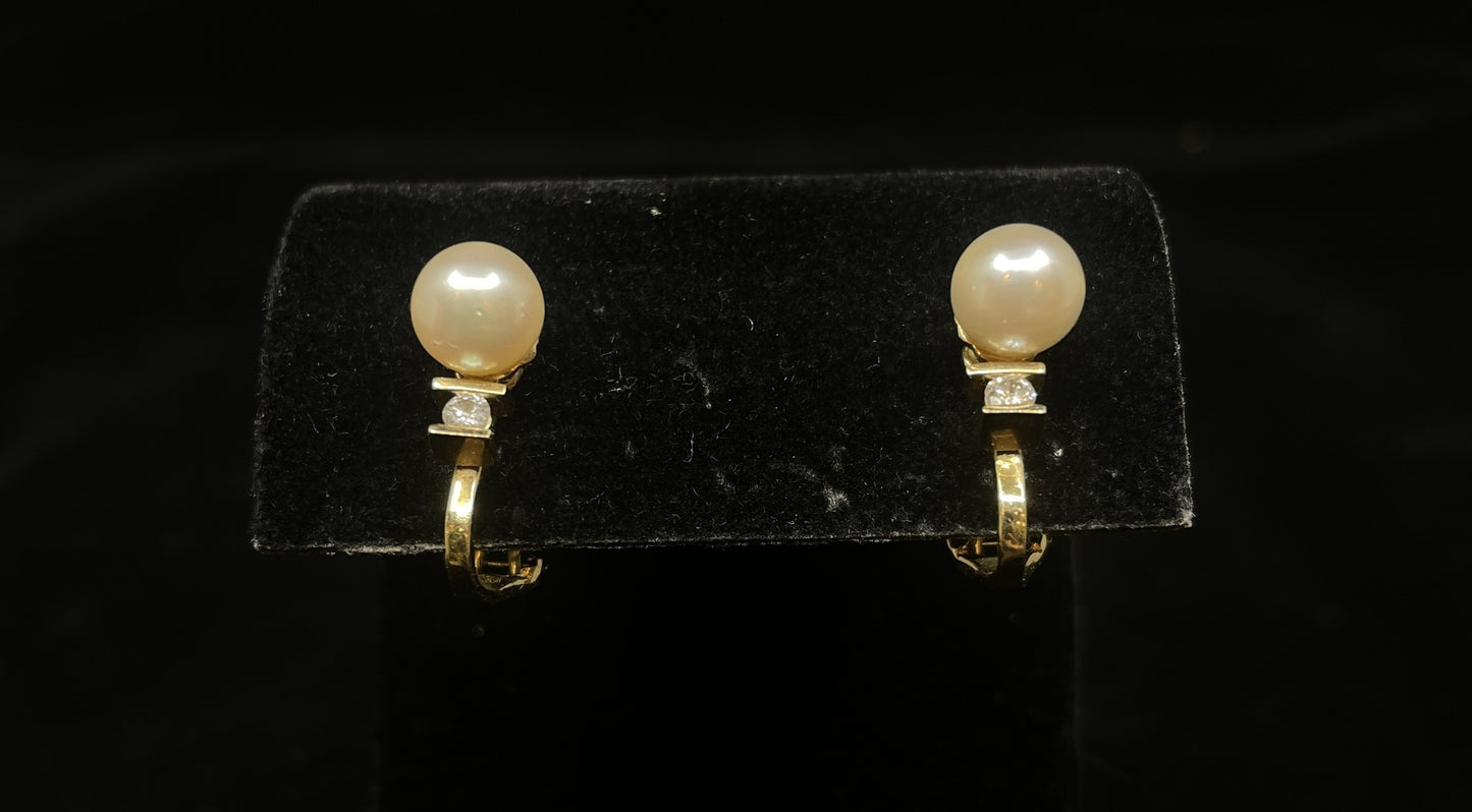 14K Pearl and Diamond Earrings, Clip (0LA003)