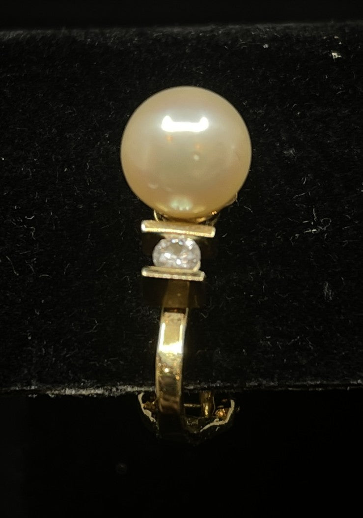 14K Pearl and Diamond Earrings, Clip (0LA003)