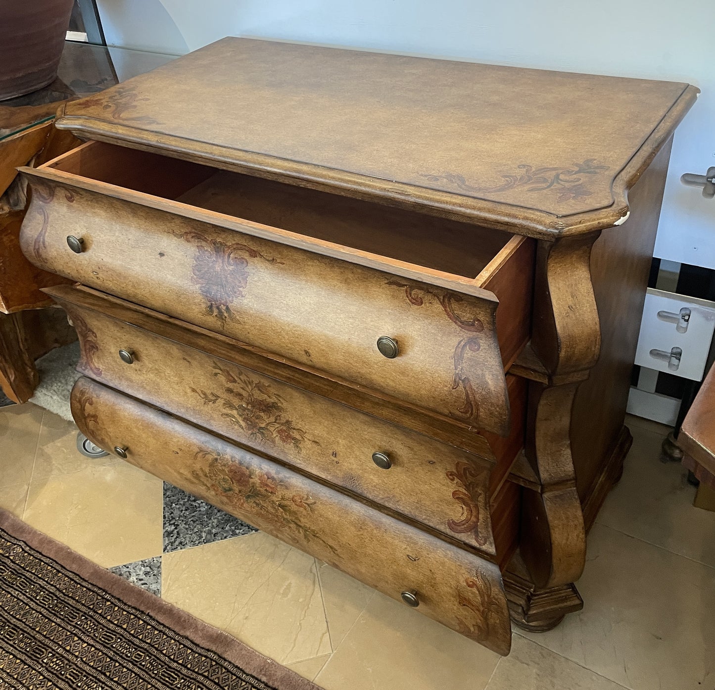 Faux Finish Bombe Chest, 3 drawers (0OU00A)