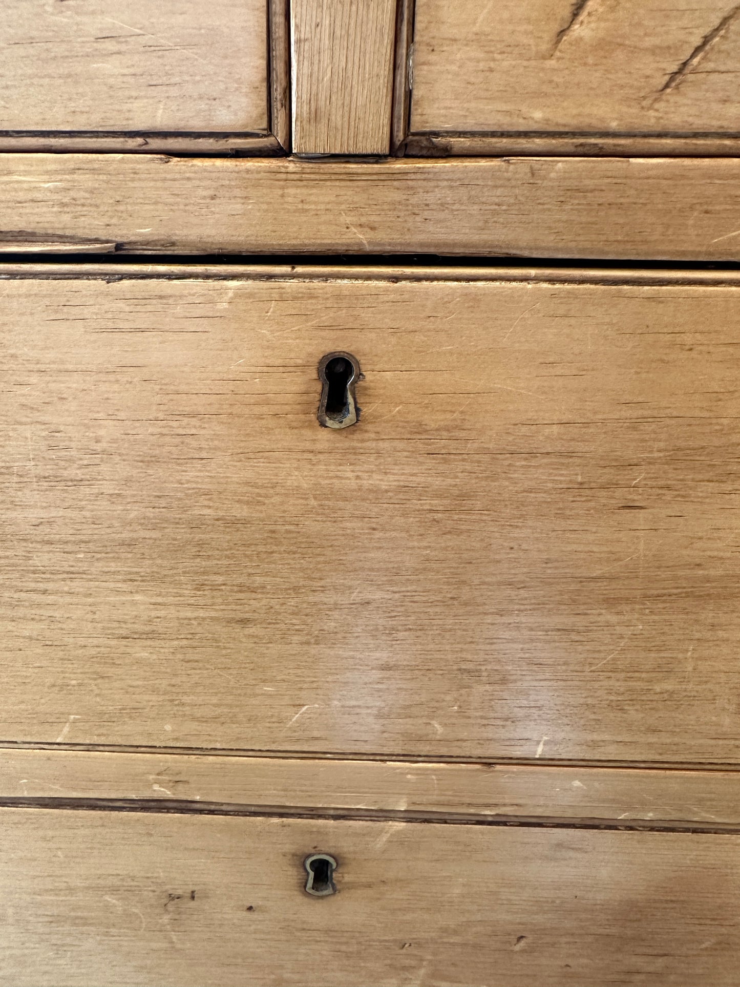 Antique Pine Block Front Chest (0NW00E)