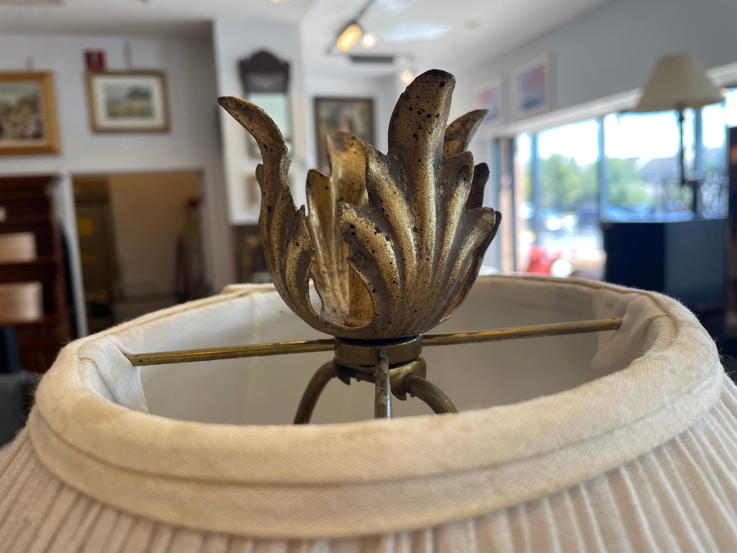 Iron Floor Lamp with Gilt Leaves (0P2001)