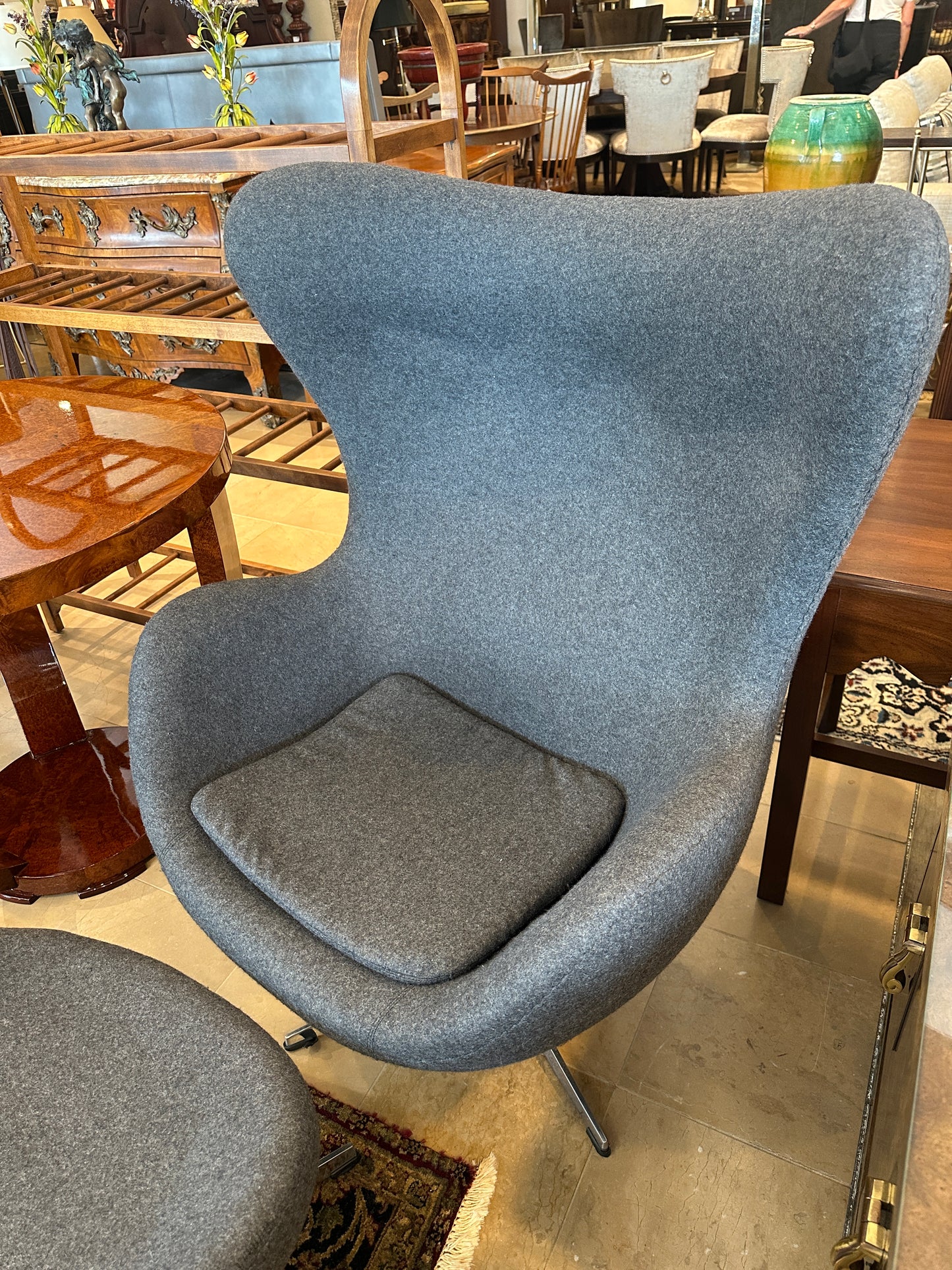 Egg Chair with Ottoman in Wool, after Fritz Hansen (0NT00C, 0NT00B) (Two Available)