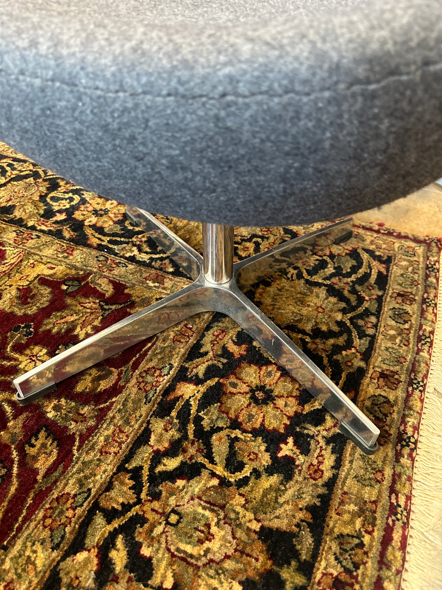 Egg Chair with Ottoman in Wool, after Fritz Hansen (0NT00C, 0NT00B) (Two Available)