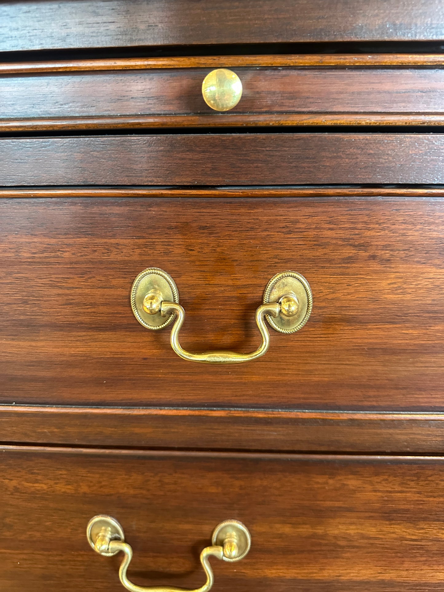Henkel Harris Block Front Mahogany 5 Drawer Chest (0C401P)