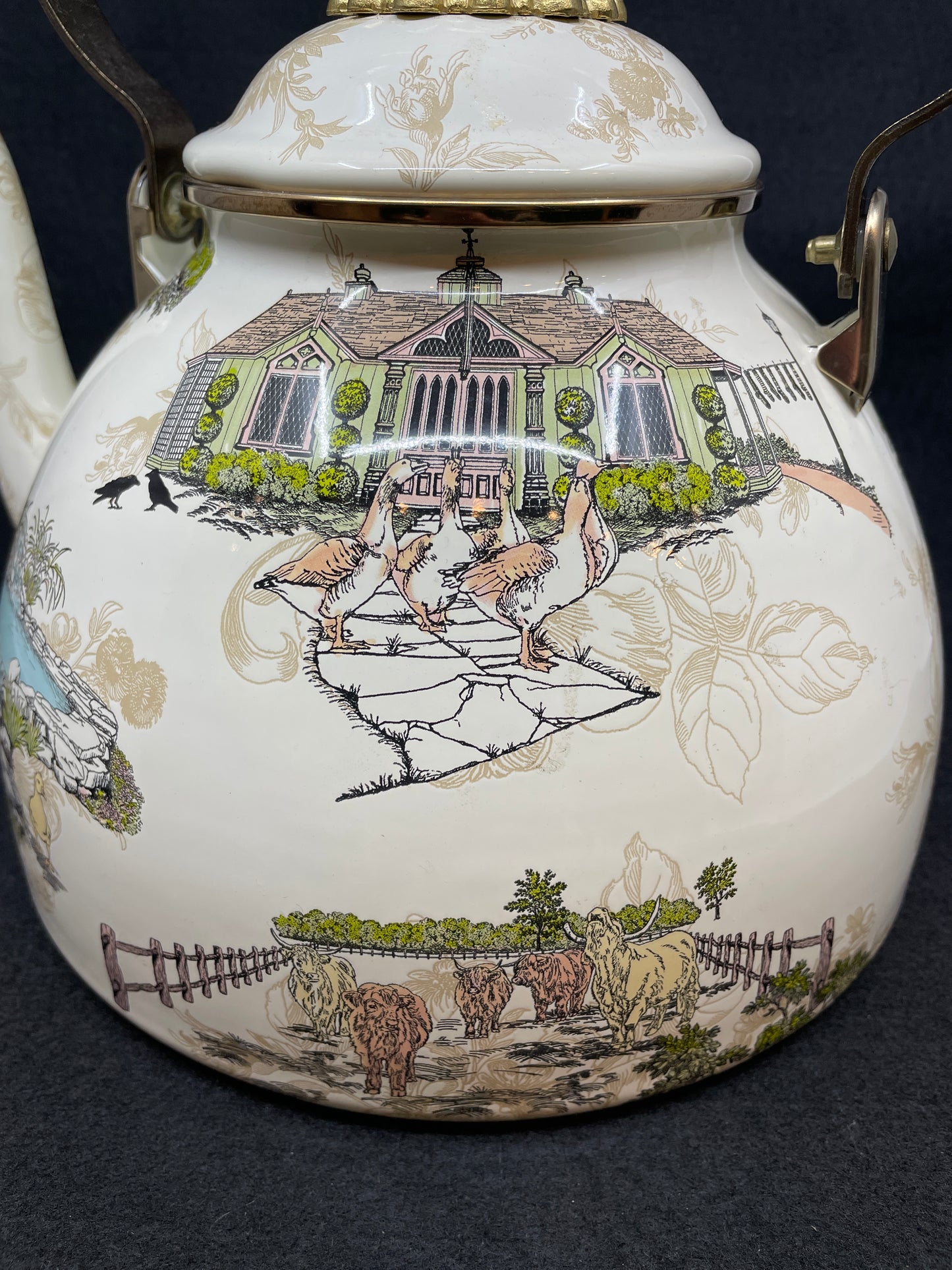 Mackenzie-Childs Aurora 3qt Teapot (0OO00E)
