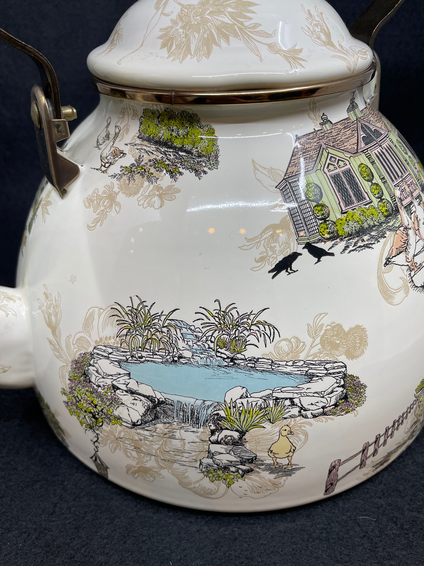 Mackenzie-Childs Aurora 3qt Teapot (0OO00E)