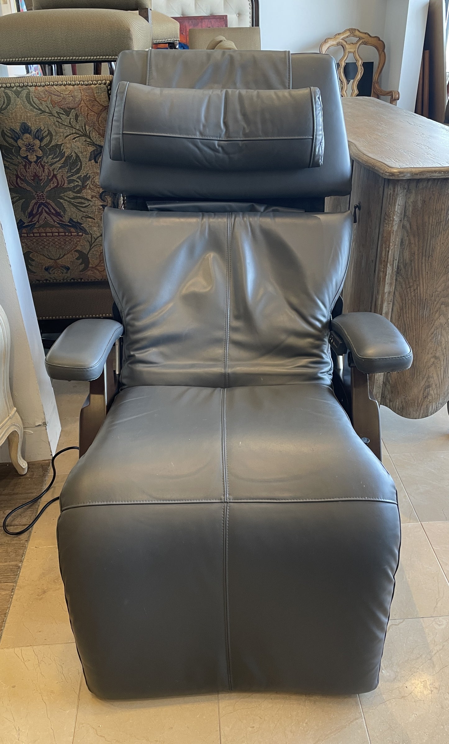 Human Touch "Perfect Chair" PC-610 Omni Motion Recliner, AS IS (0LC002)