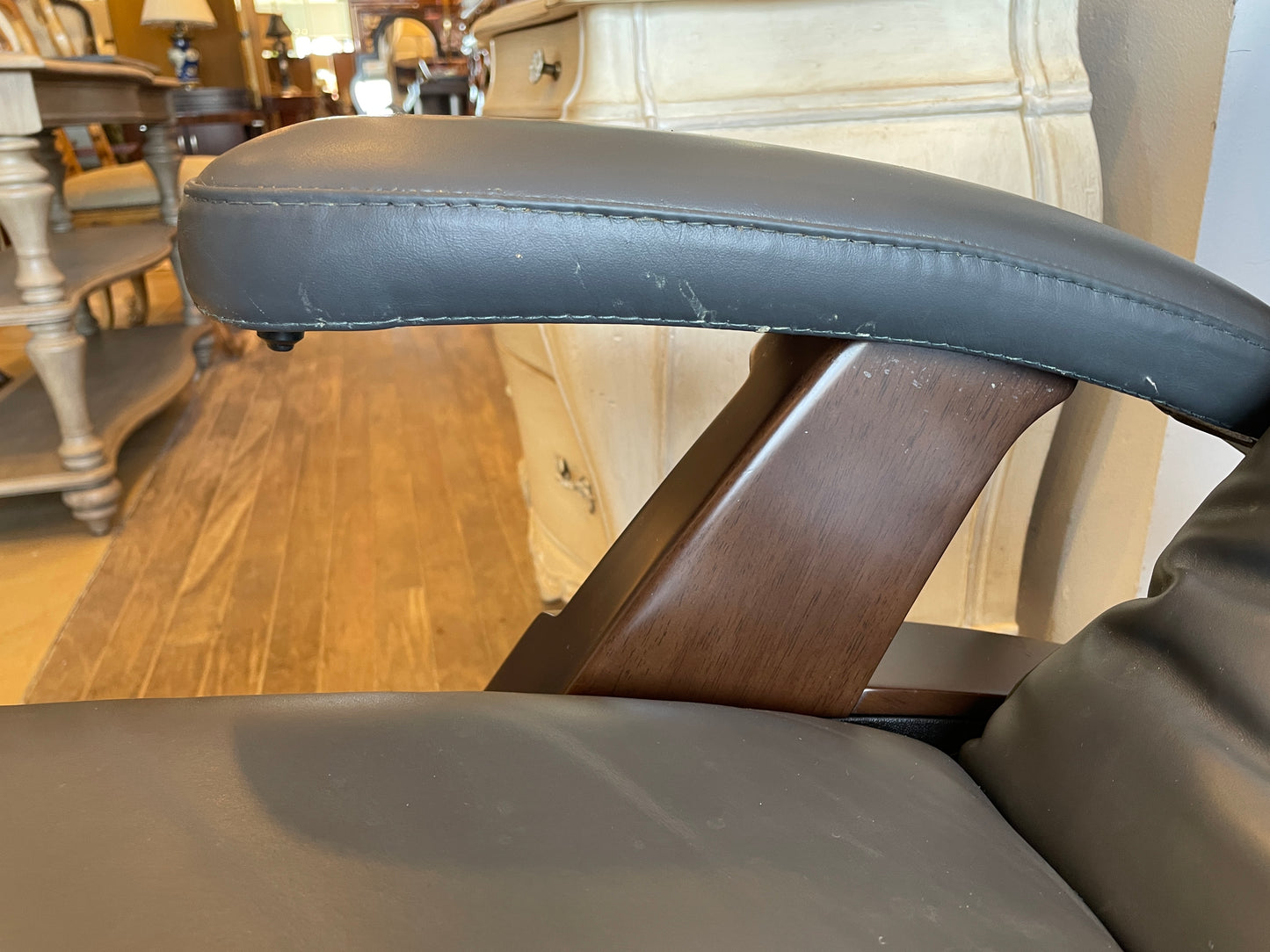 Human Touch "Perfect Chair" PC-610 Omni Motion Recliner, AS IS (0LC002)