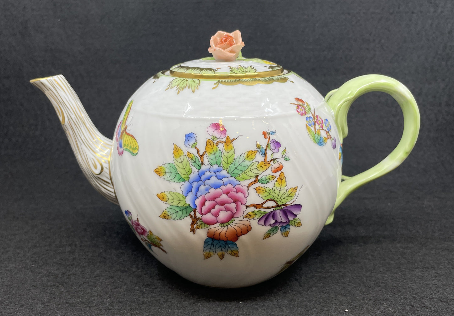 Herend Queen Victoria Teapot (0OQ00V)