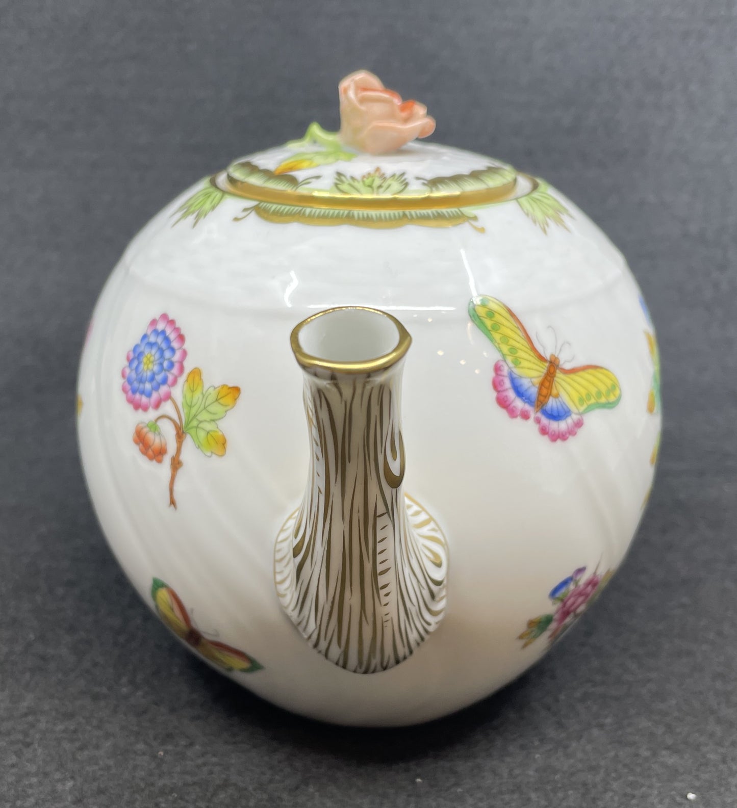 Herend Queen Victoria Teapot (0OQ00V)