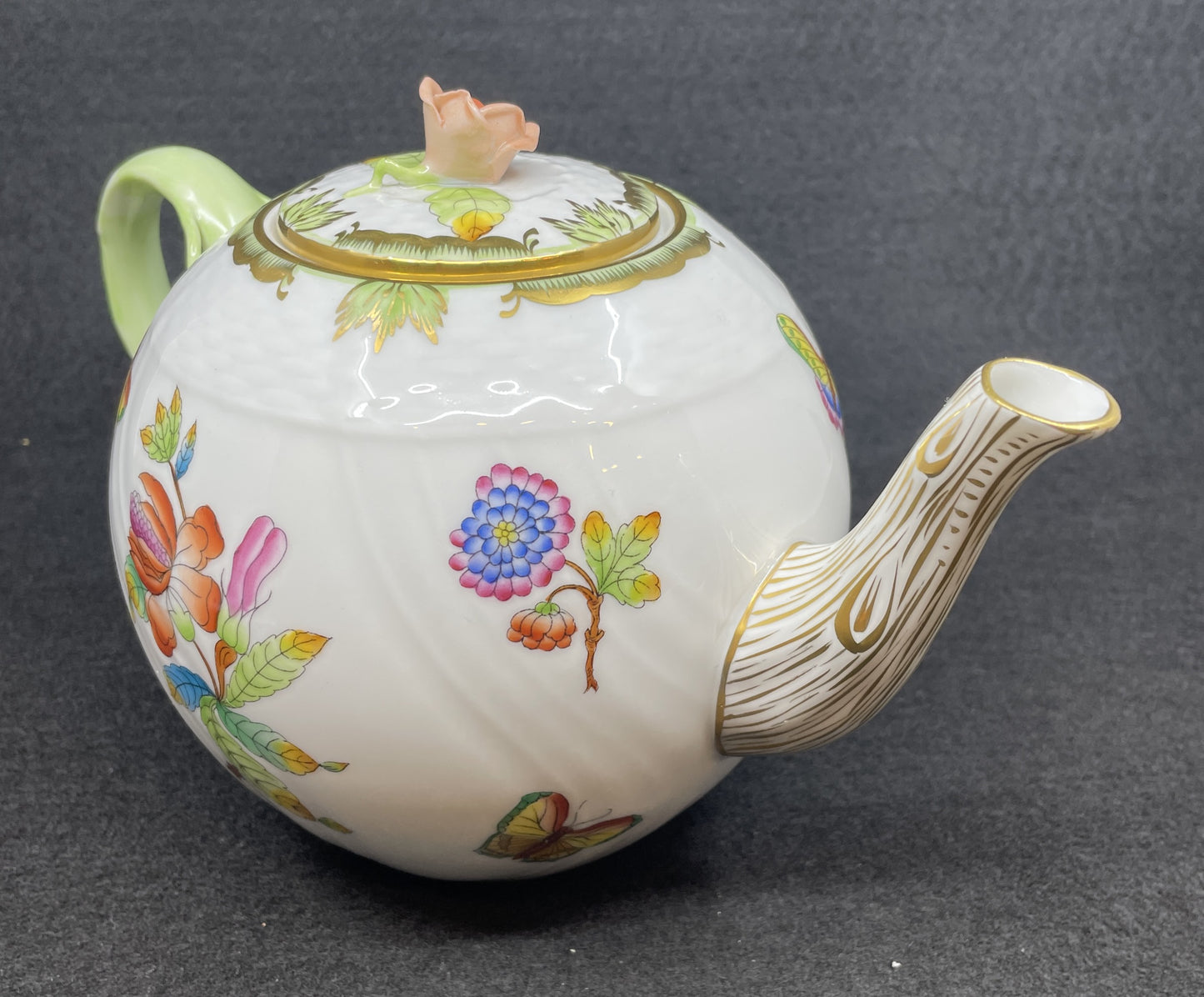Herend Queen Victoria Teapot (0OQ00V)