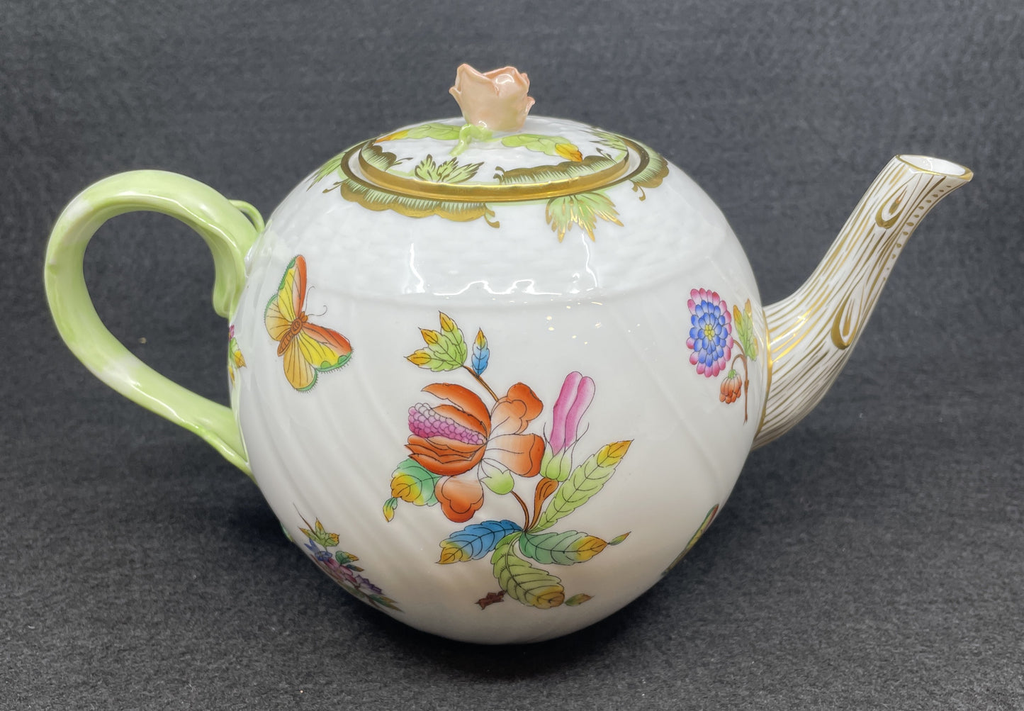 Herend Queen Victoria Teapot (0OQ00V)