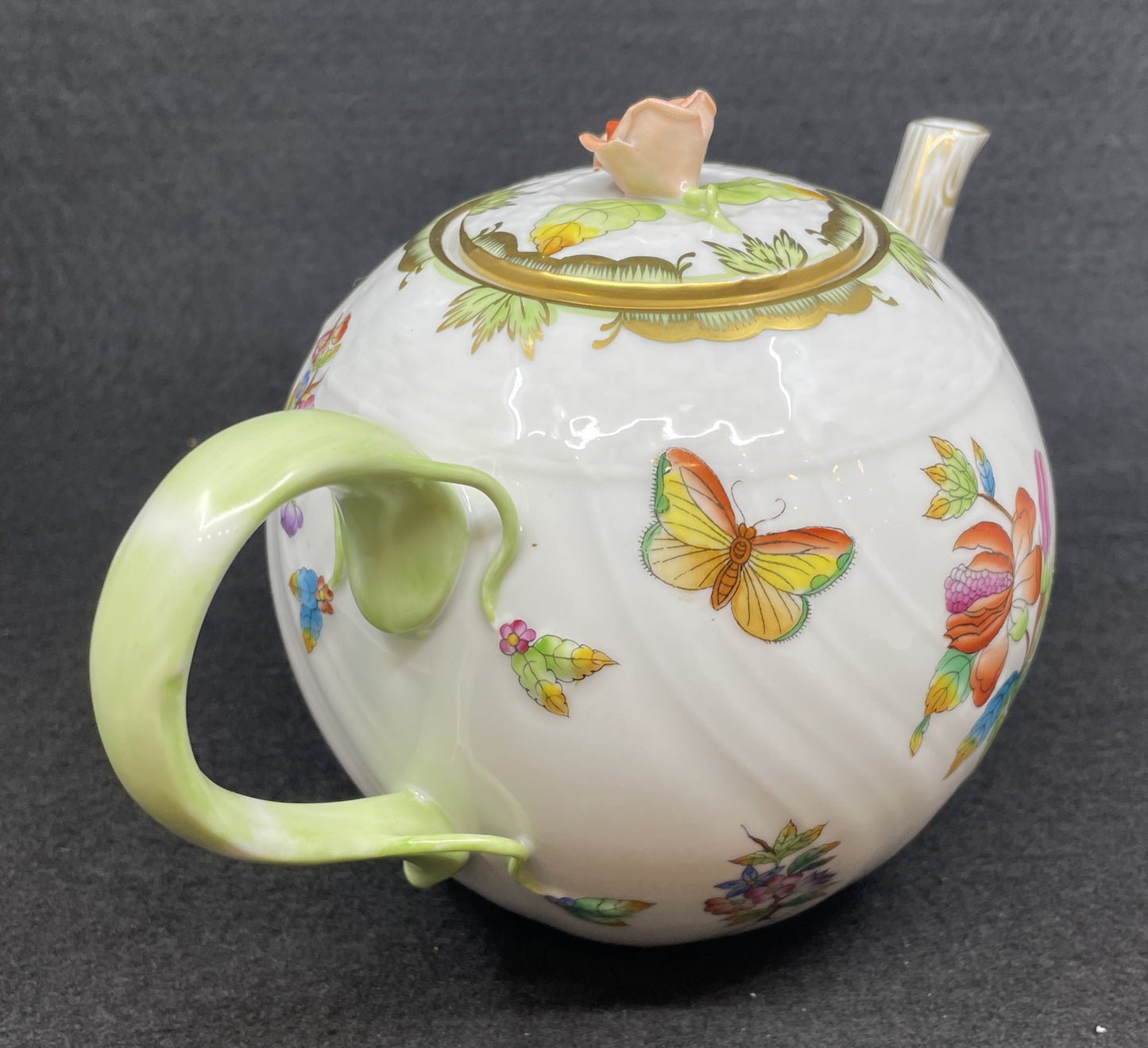 Herend Queen Victoria Teapot (0OQ00V)