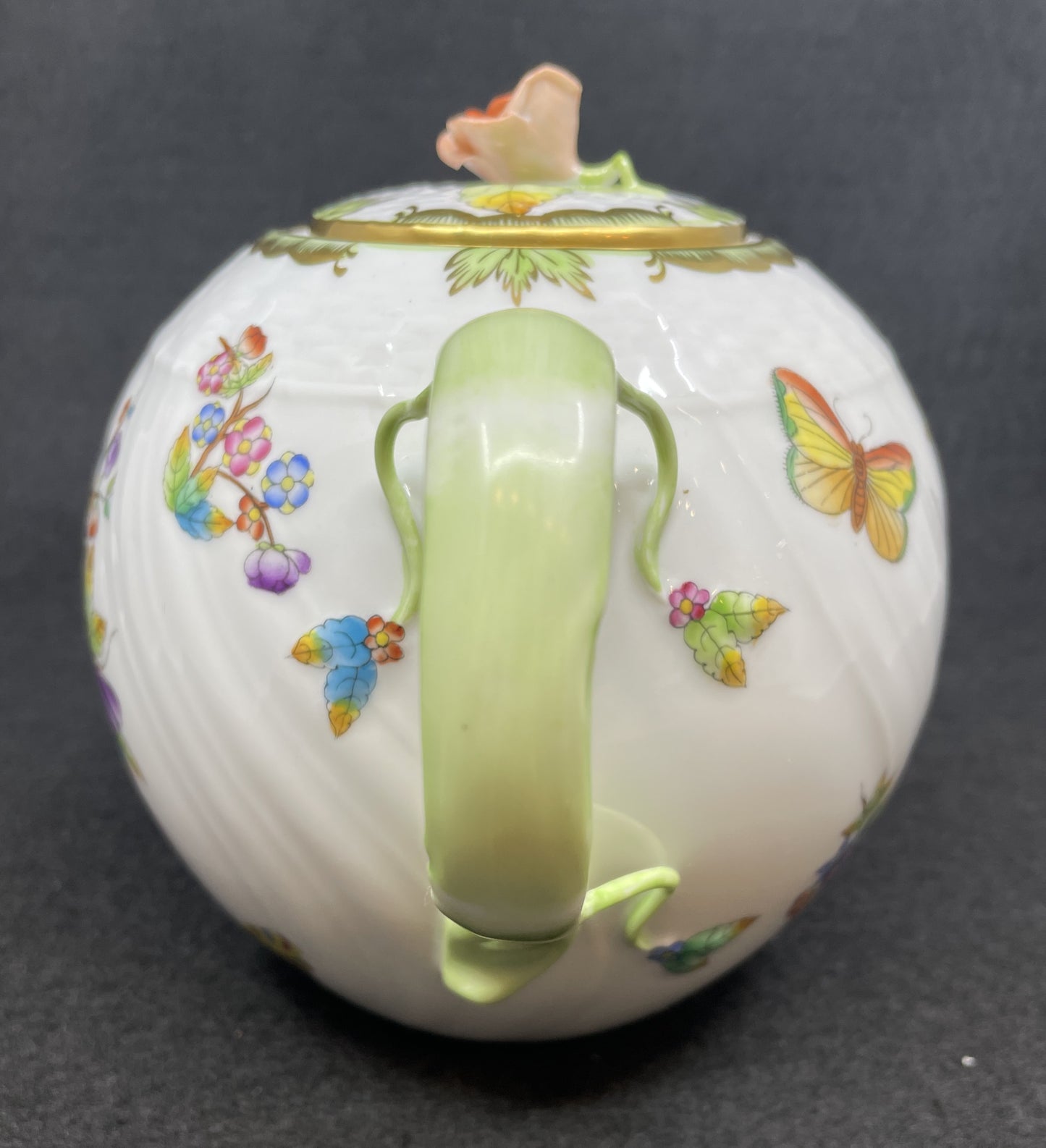 Herend Queen Victoria Teapot (0OQ00V)