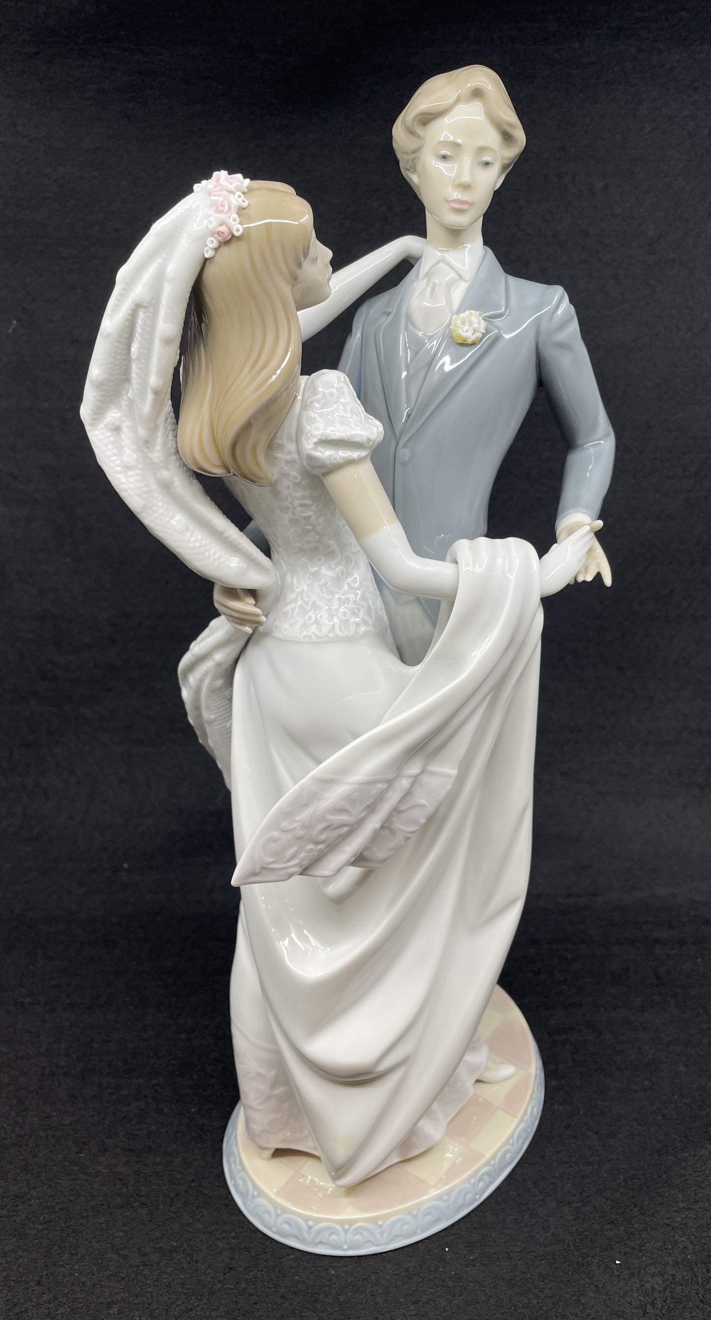 Lladro "I Love You Truly" #1528 NO BOX AS IS (0GU003)