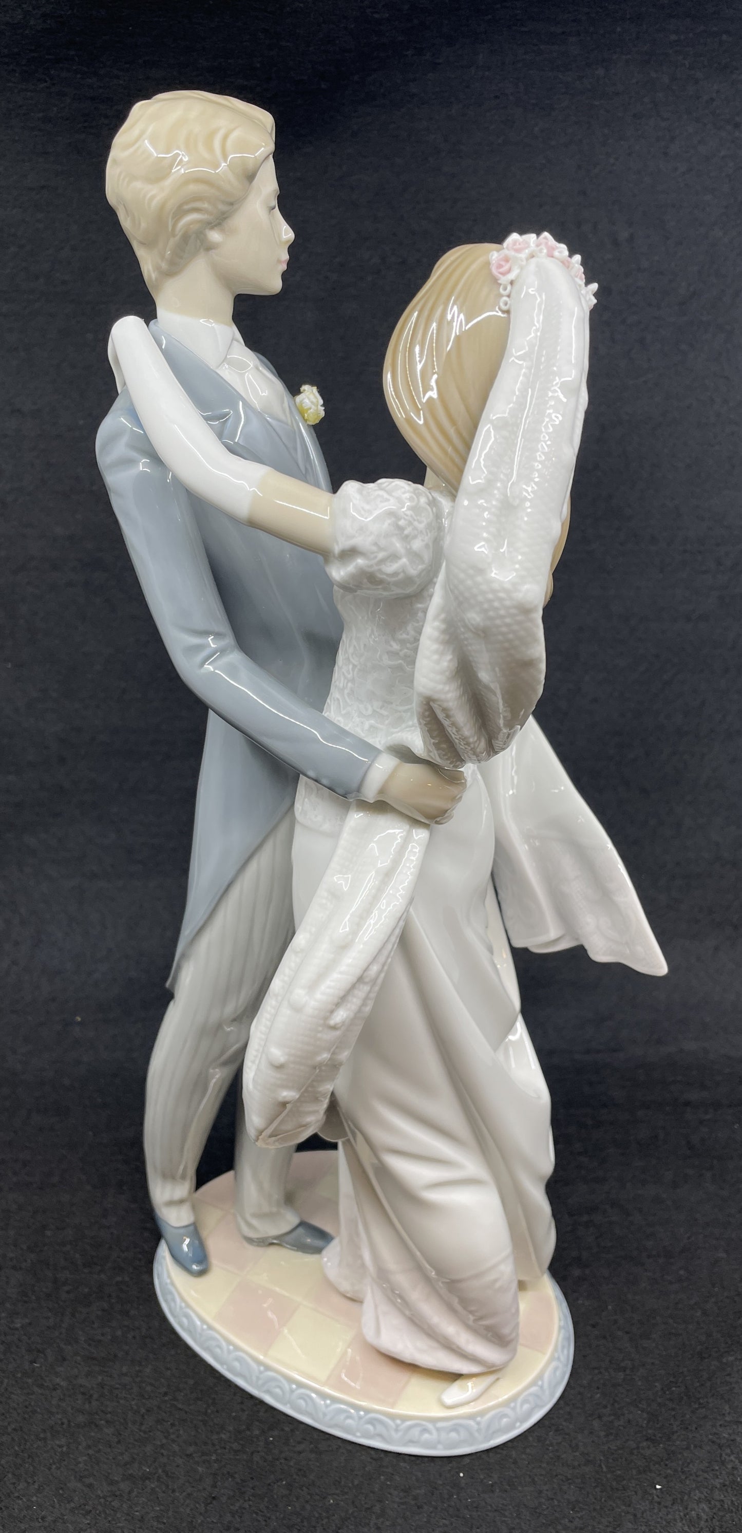 Lladro "I Love You Truly" #1528 NO BOX AS IS (0GU003)