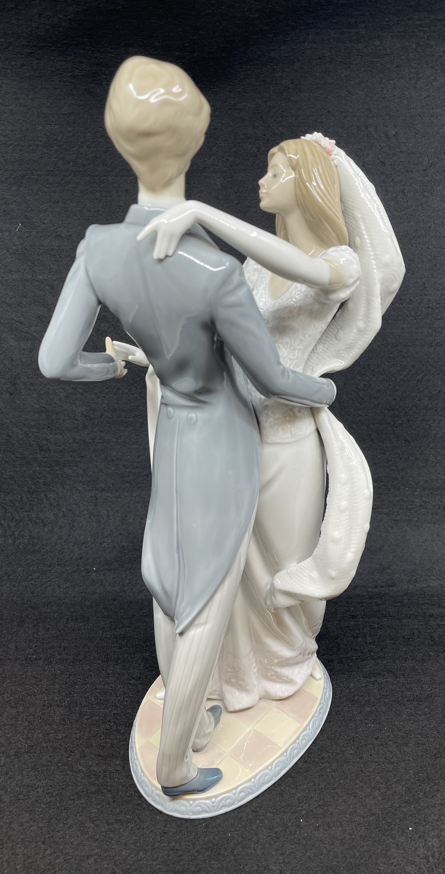 Lladro "I Love You Truly" #1528 NO BOX AS IS (0GU003)